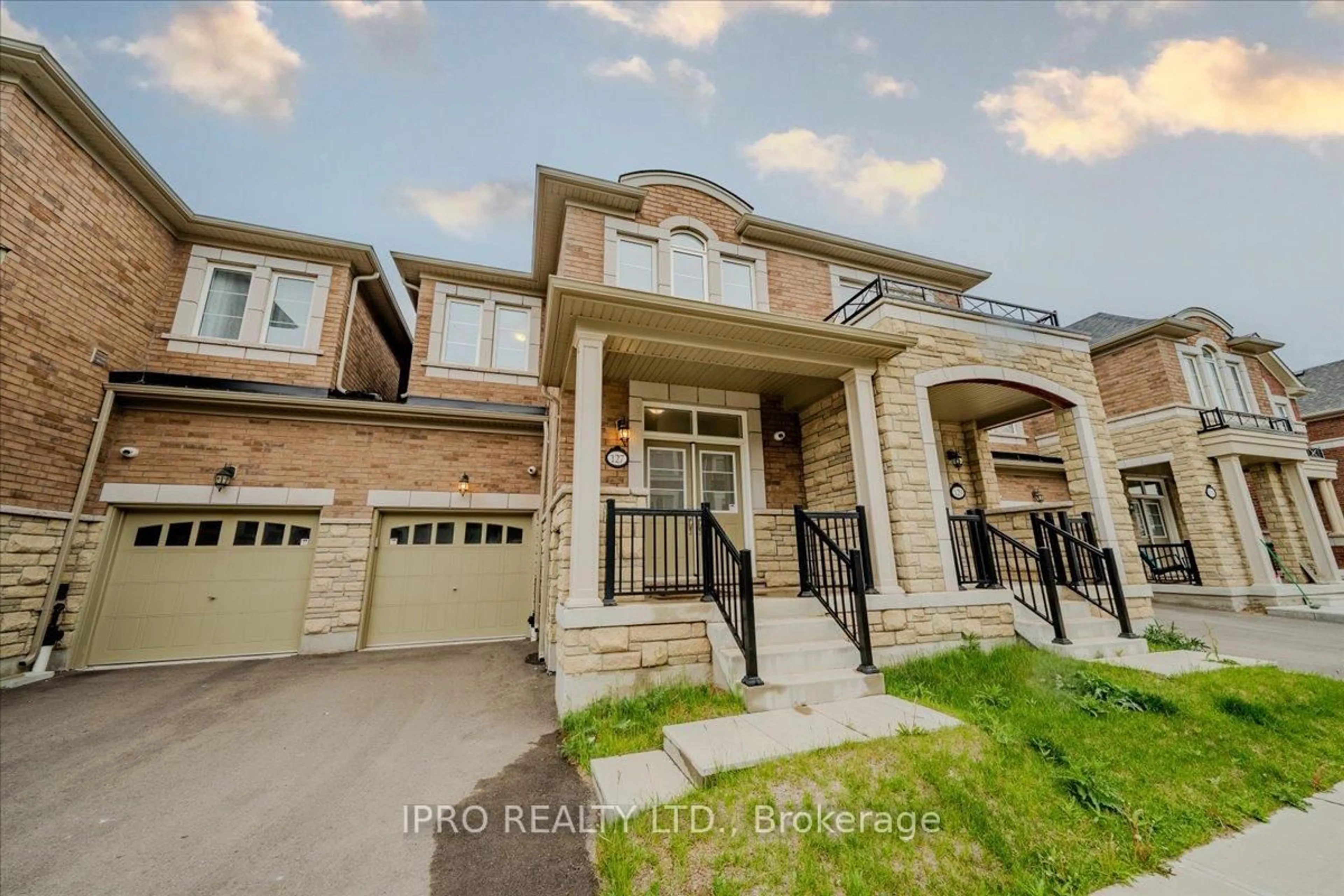Home with brick exterior material, street for 127 MARIGOLD Gdns, Oakville Ontario L6H 0Y1
