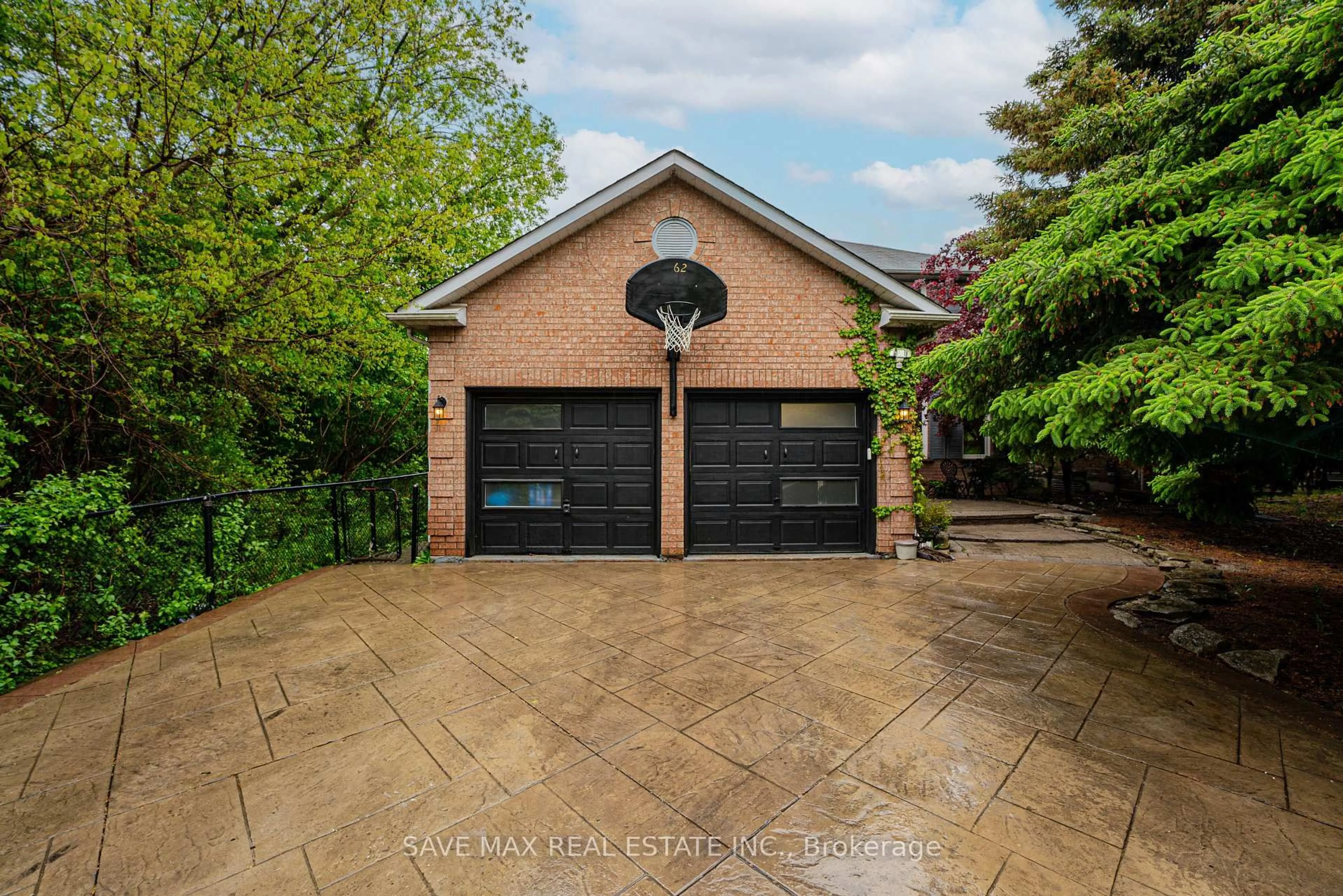 Unknown for 62 Laurelcrest St, Brampton Ontario L6S 5W3