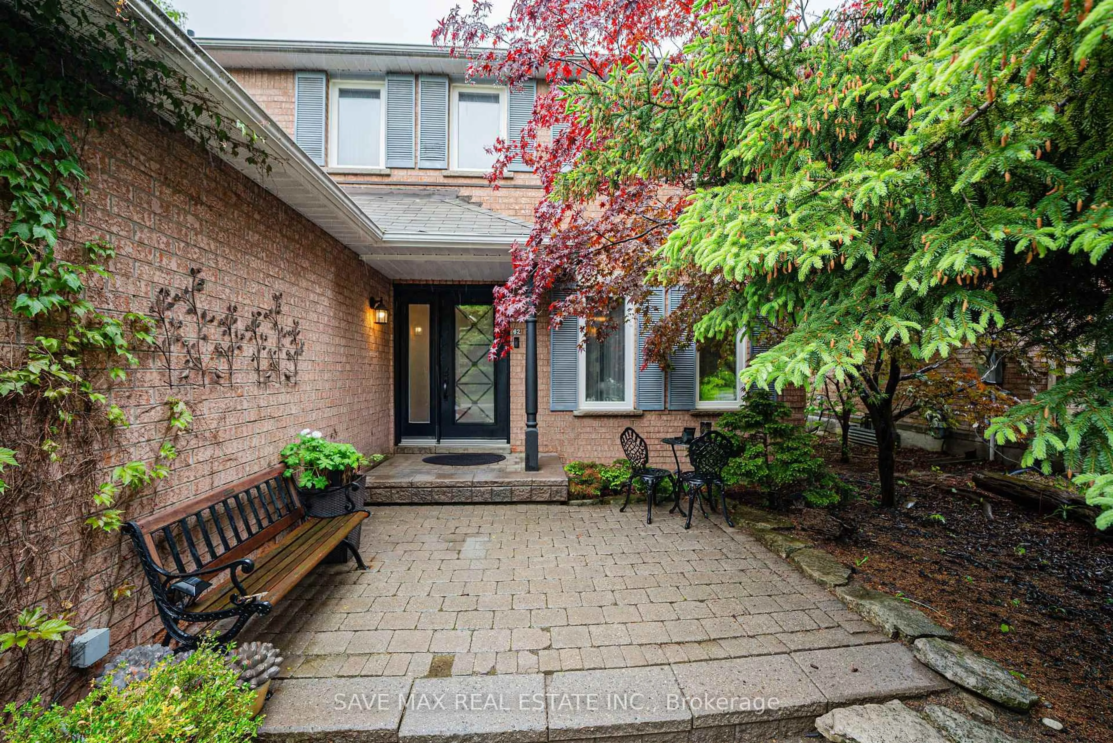 Patio, street for 62 Laurelcrest St, Brampton Ontario L6S 5W3