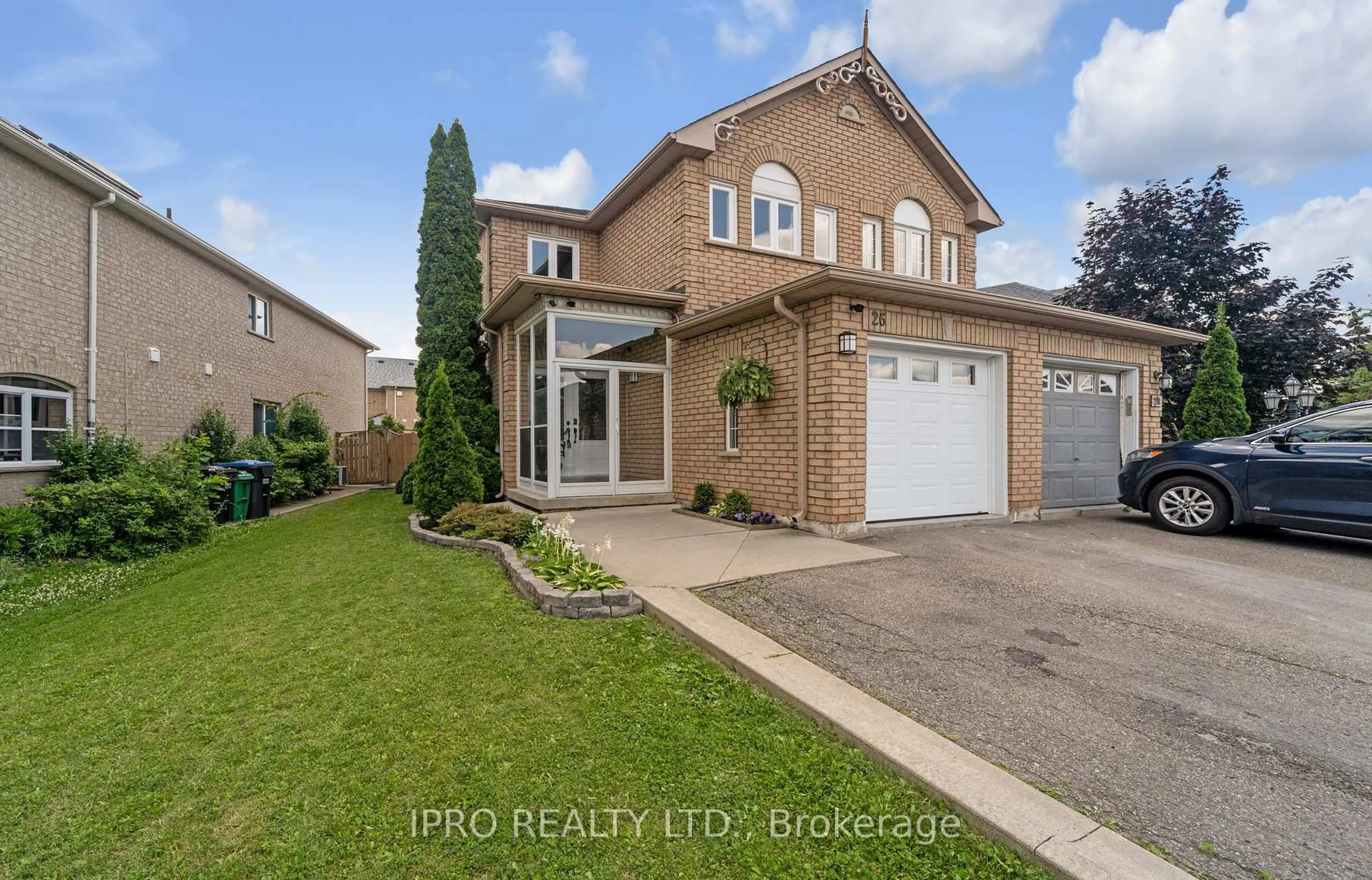 Unknown for 26 Silo Crt, Brampton Ontario L6X 4S4