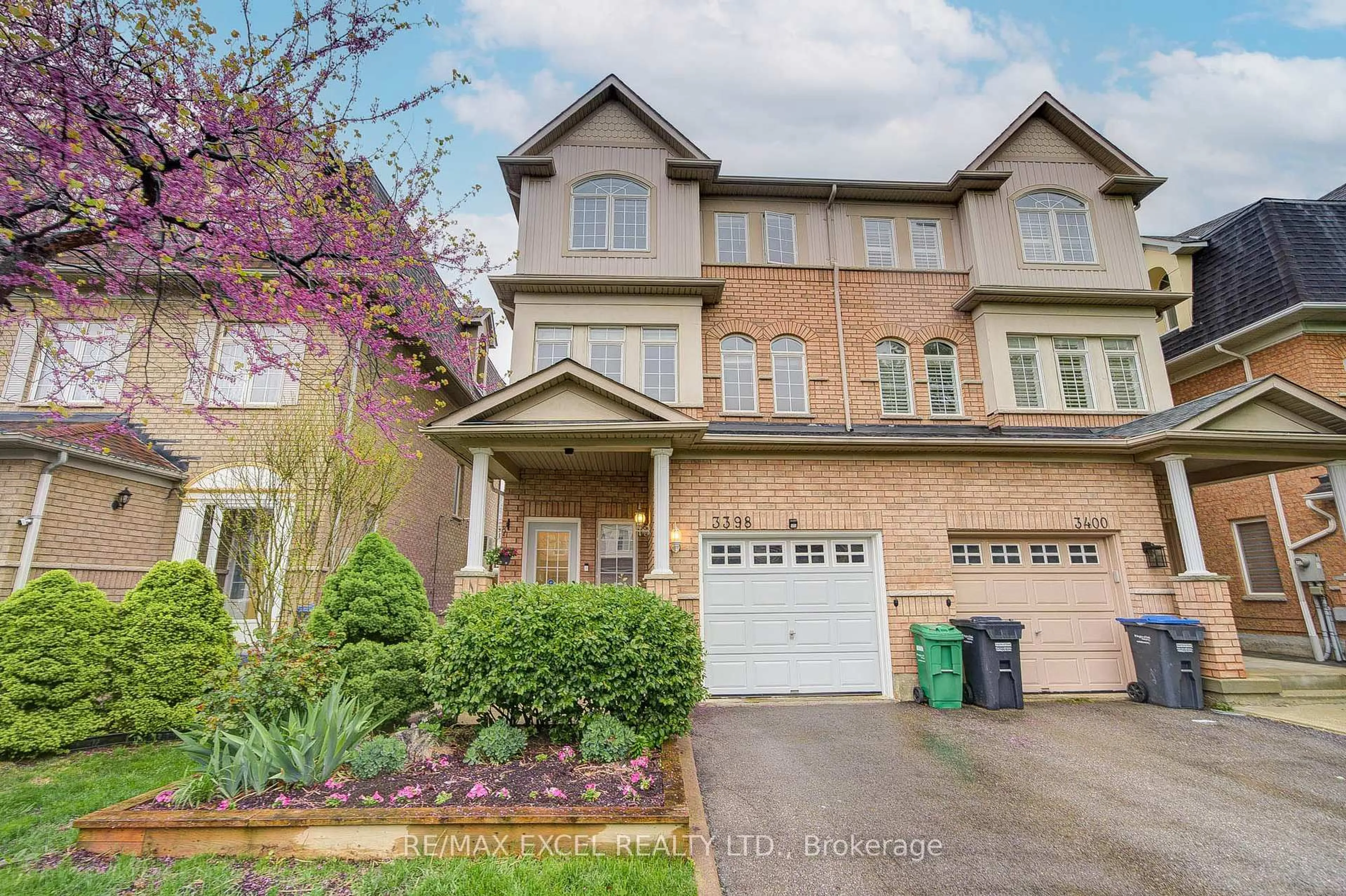 Home with brick exterior material, street for 3398 Southwick St, Mississauga Ontario L5M 7L5
