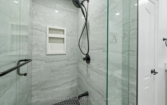 Additional image 20 of 50 Amboise Cres