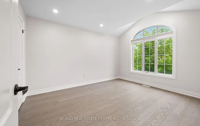 Additional image 19 of 50 Amboise Cres