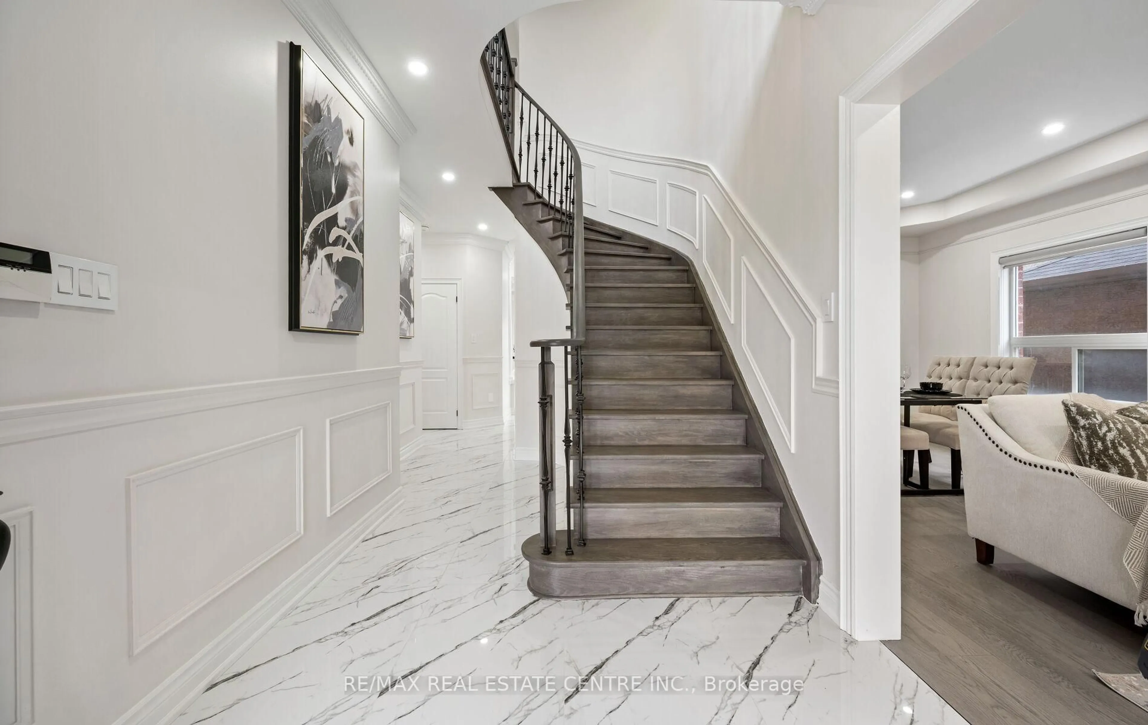 Stairs for 50 Amboise Cres, Brampton Ontario L7A 3H2