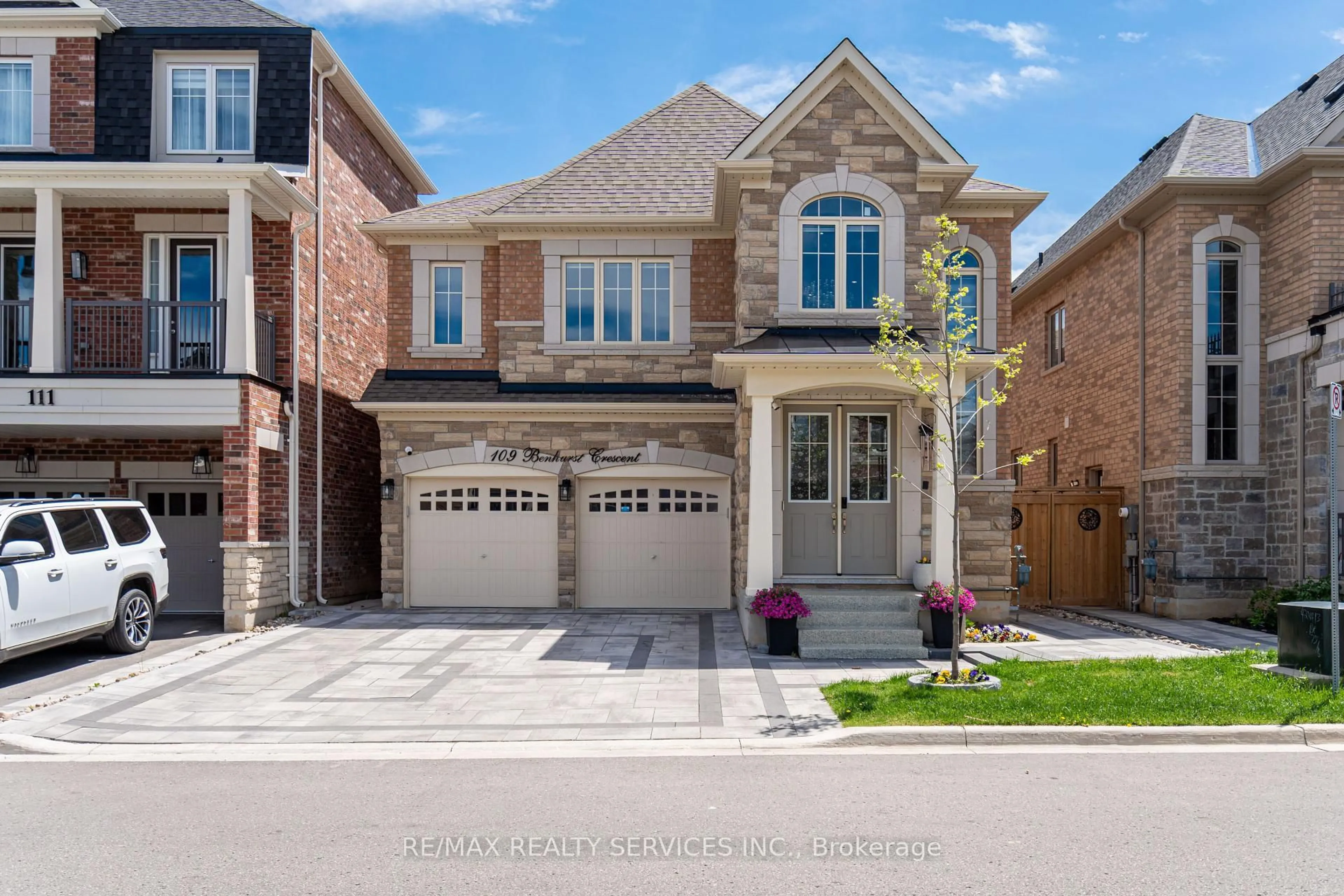 Home with brick exterior material, street for 109 Benhurst Cres, Brampton Ontario L7A 5A4