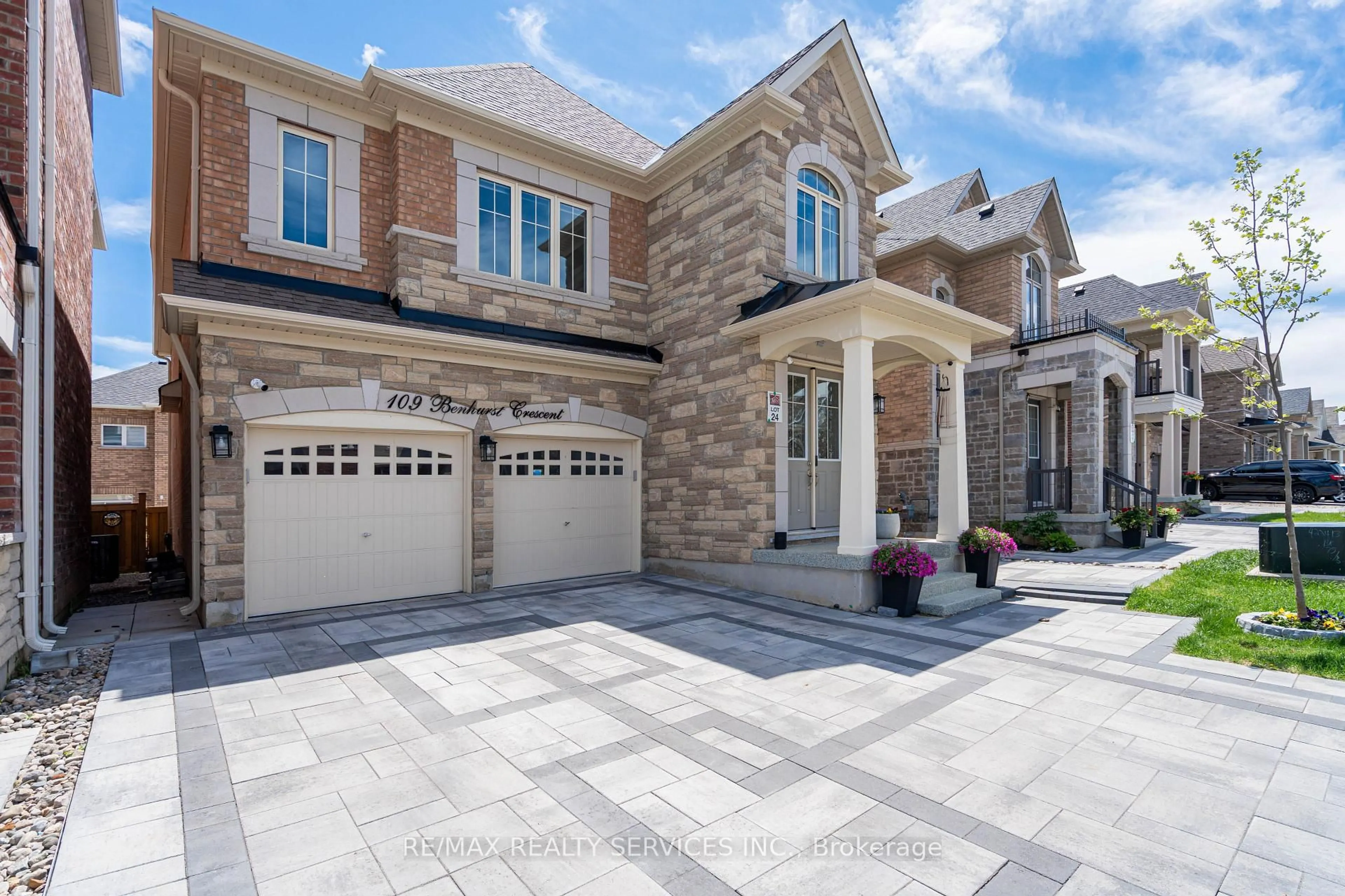 Home with brick exterior material, street for 109 Benhurst Cres, Brampton Ontario L7A 5A4