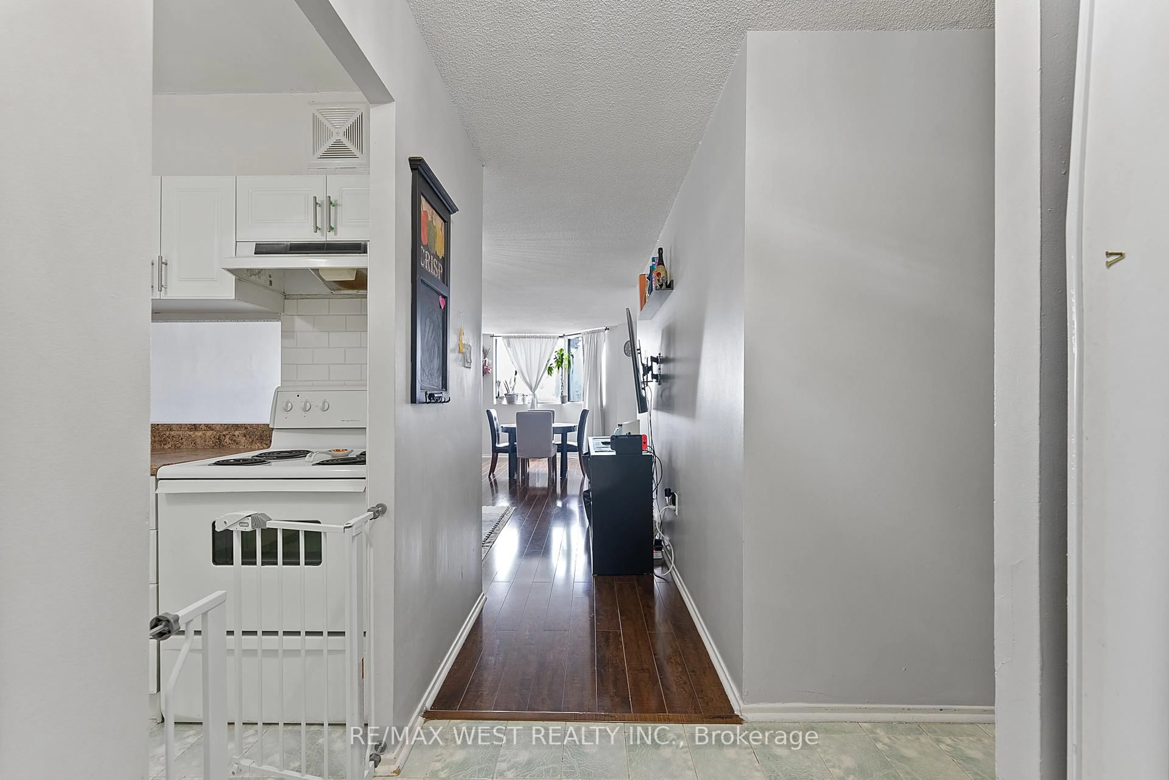 Unknown for 238 Albion Rd #207, Toronto Ontario M9W 6A7