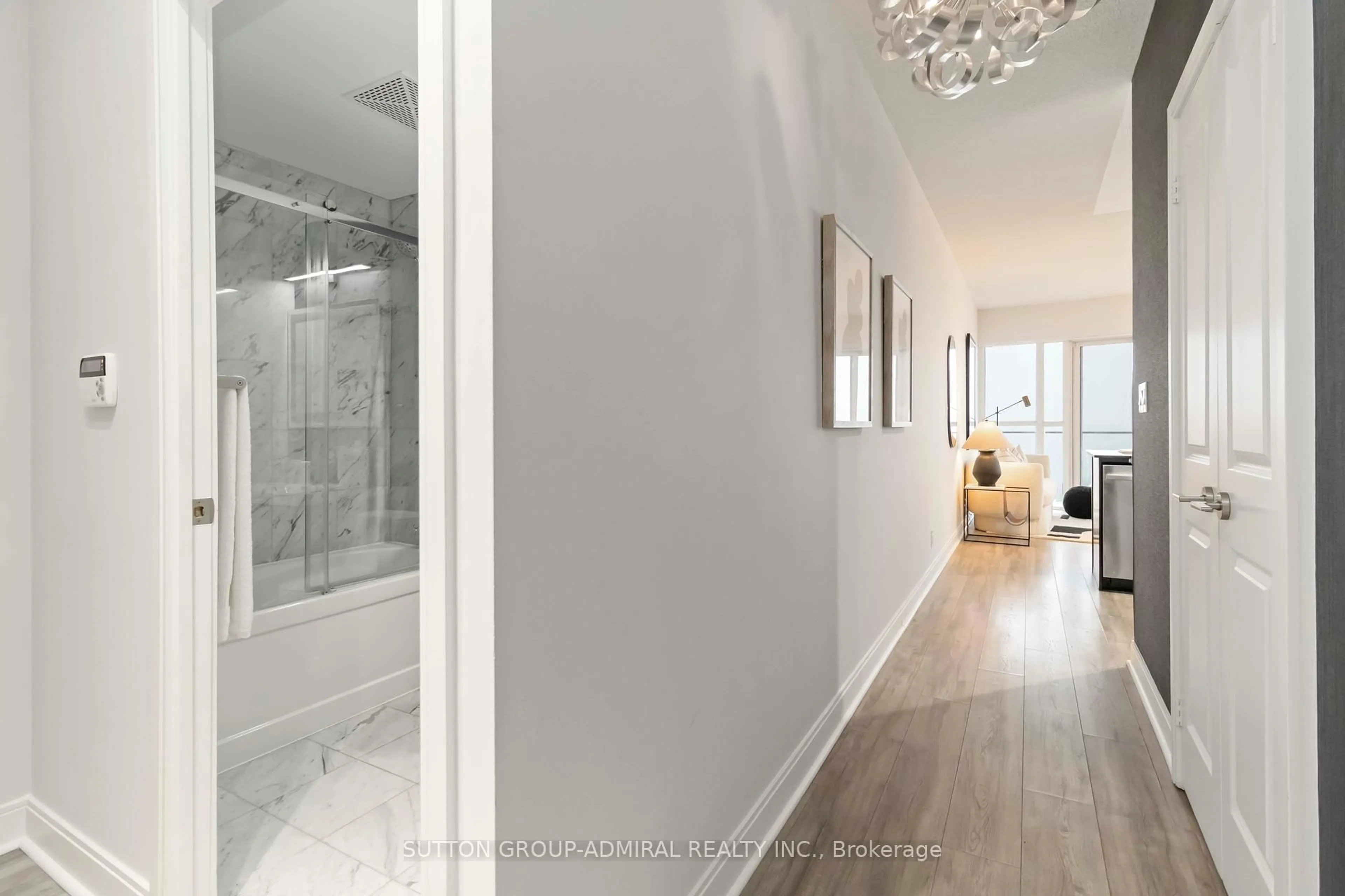 Contemporary bathroom, ceramic/tile floor for 50 Absolute Ave #1301, Mississauga Ontario L4Z 0A8