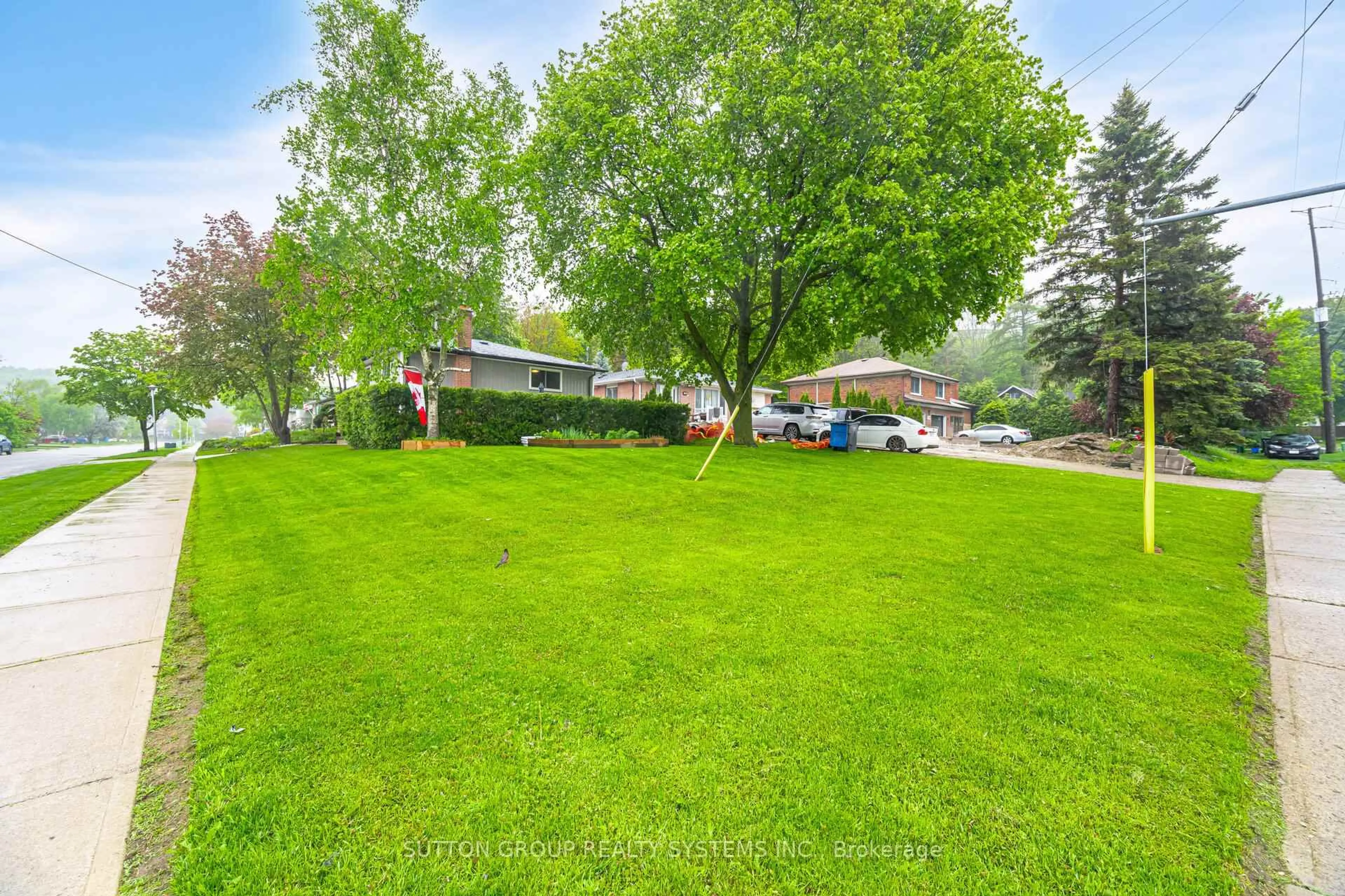 Patio, water/lake/river/ocean view for 175 Connaught Cres, Caledon Ontario L7E 2S8