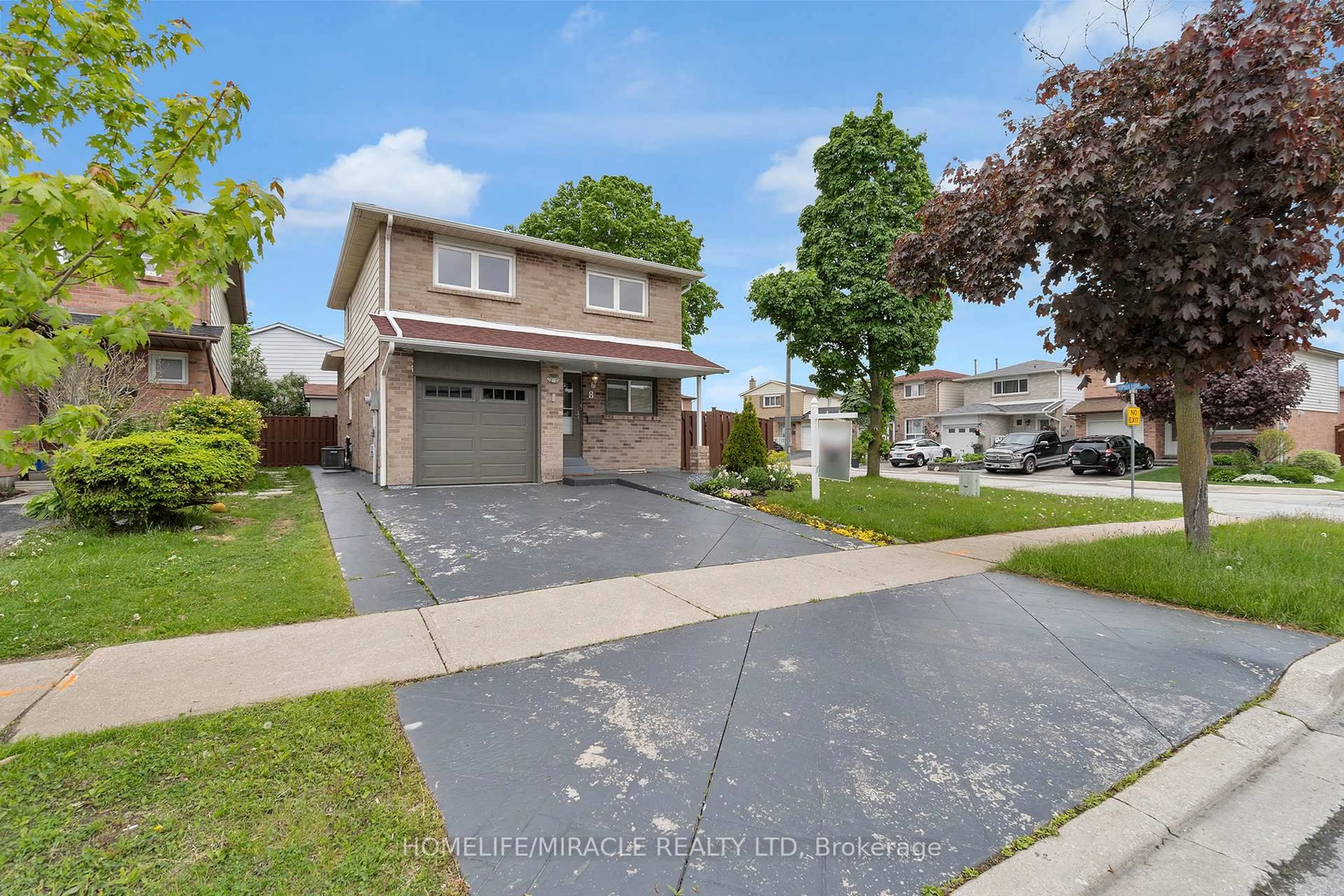 A pic from outside/outdoor area/front of a property/back of a property/a pic from drone, street for 8 Franca Cres, Toronto Ontario M9V 4S2