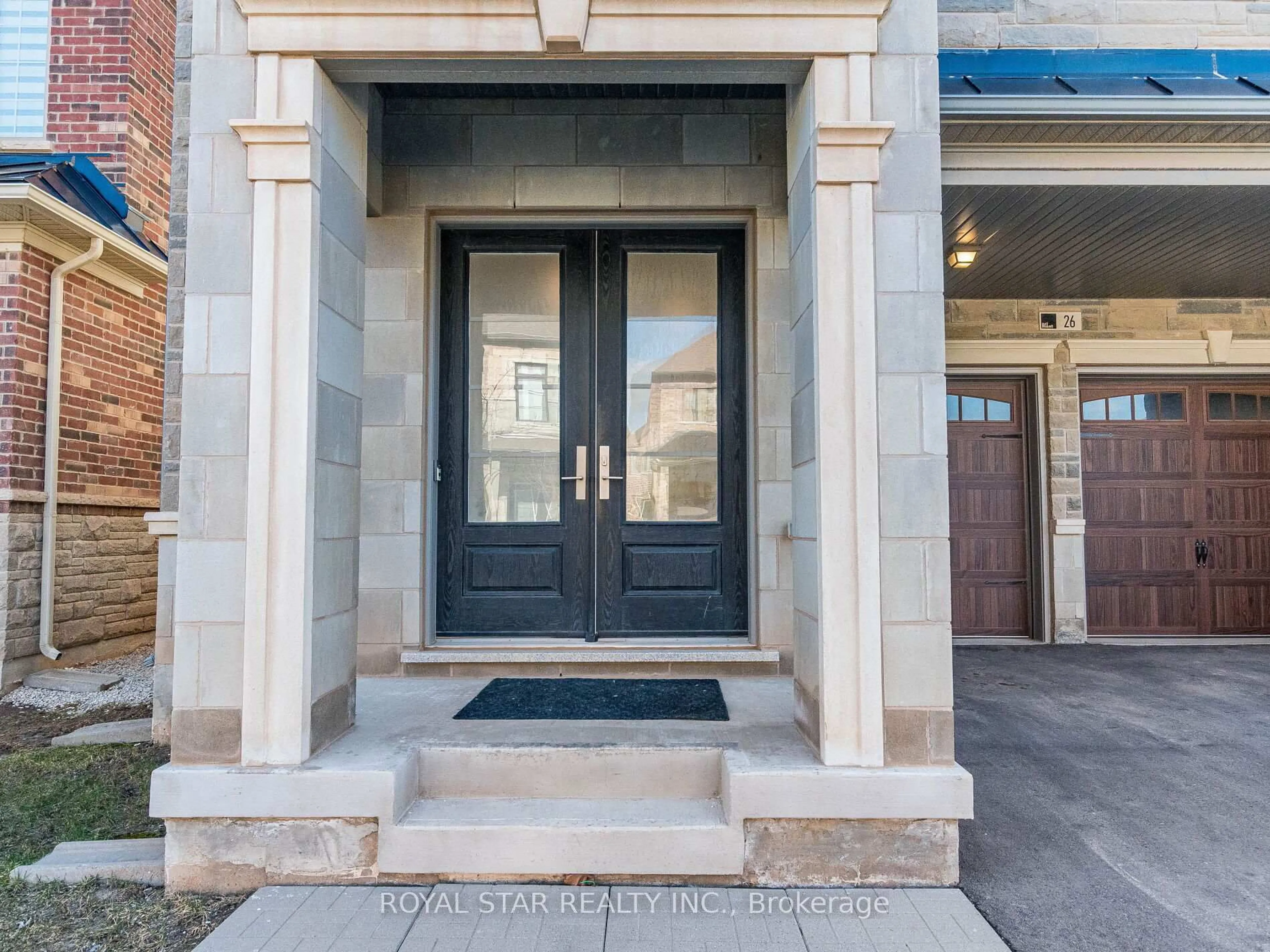 Indoor entryway for 26 Marvin Ave, Oakville Ontario L6H 0Z8