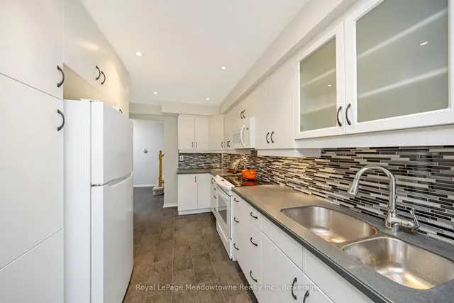 Additional property image - 500 Silverthorne Cres Unit 6