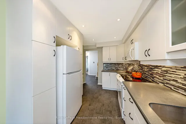 Additional property image - 500 Silverthorne Cres Unit 6