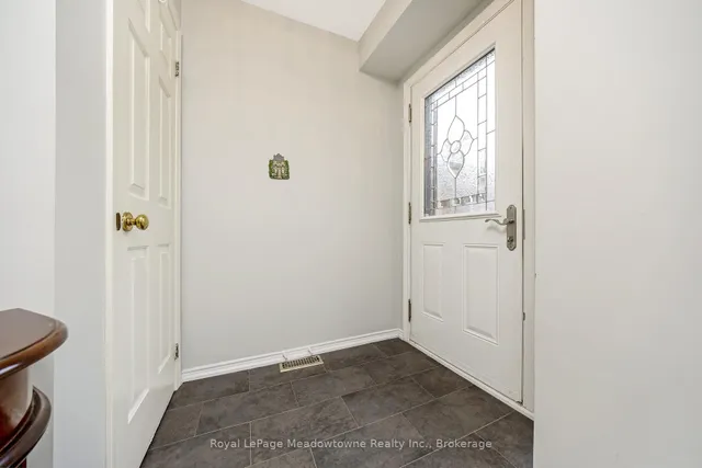 Additional property image - 500 Silverthorne Cres Unit 6