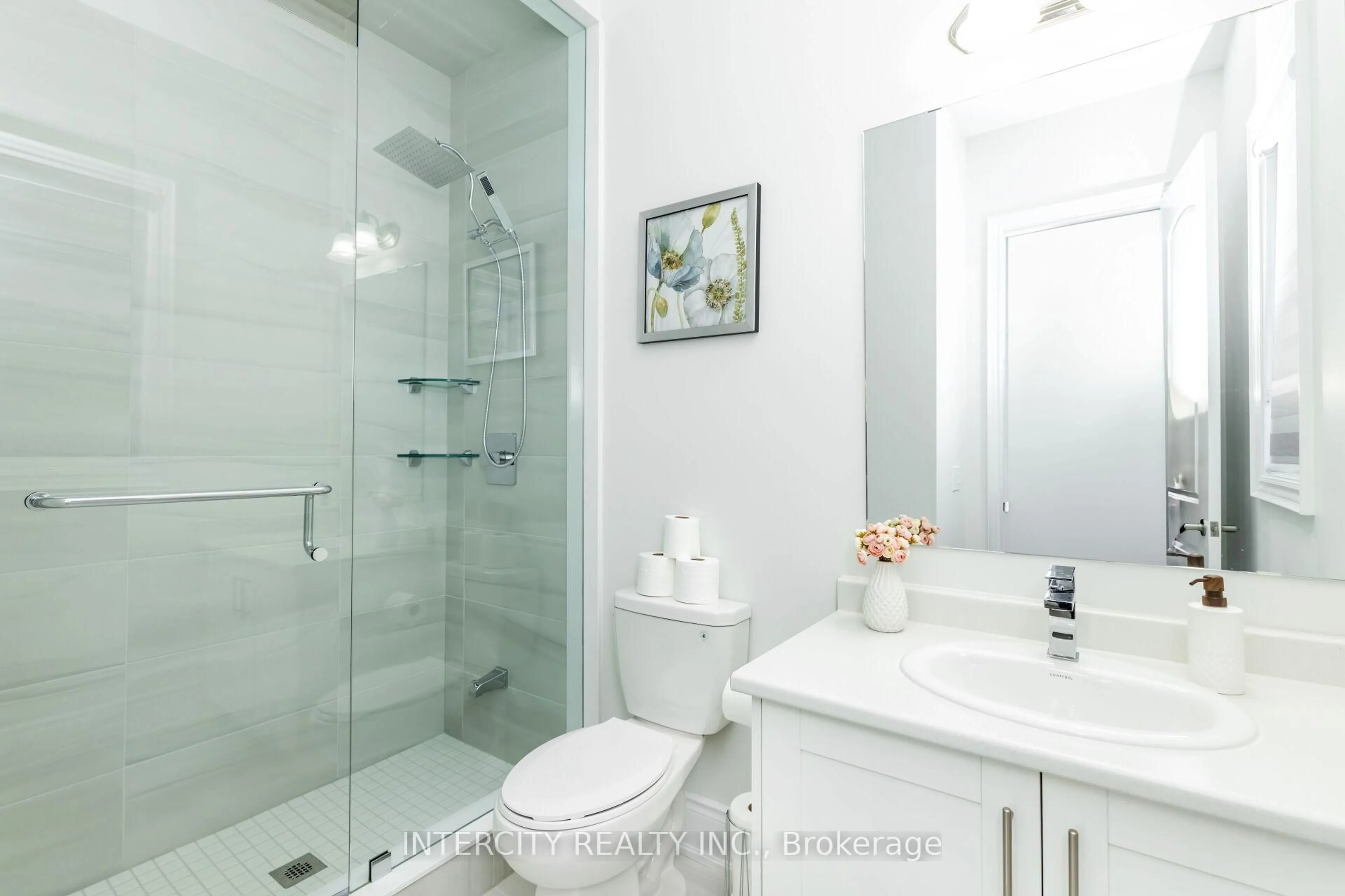 Standard bathroom, ceramic/tile floor for 68 Raspberry Ridge Ave, Caledon Ontario L7C 0H1