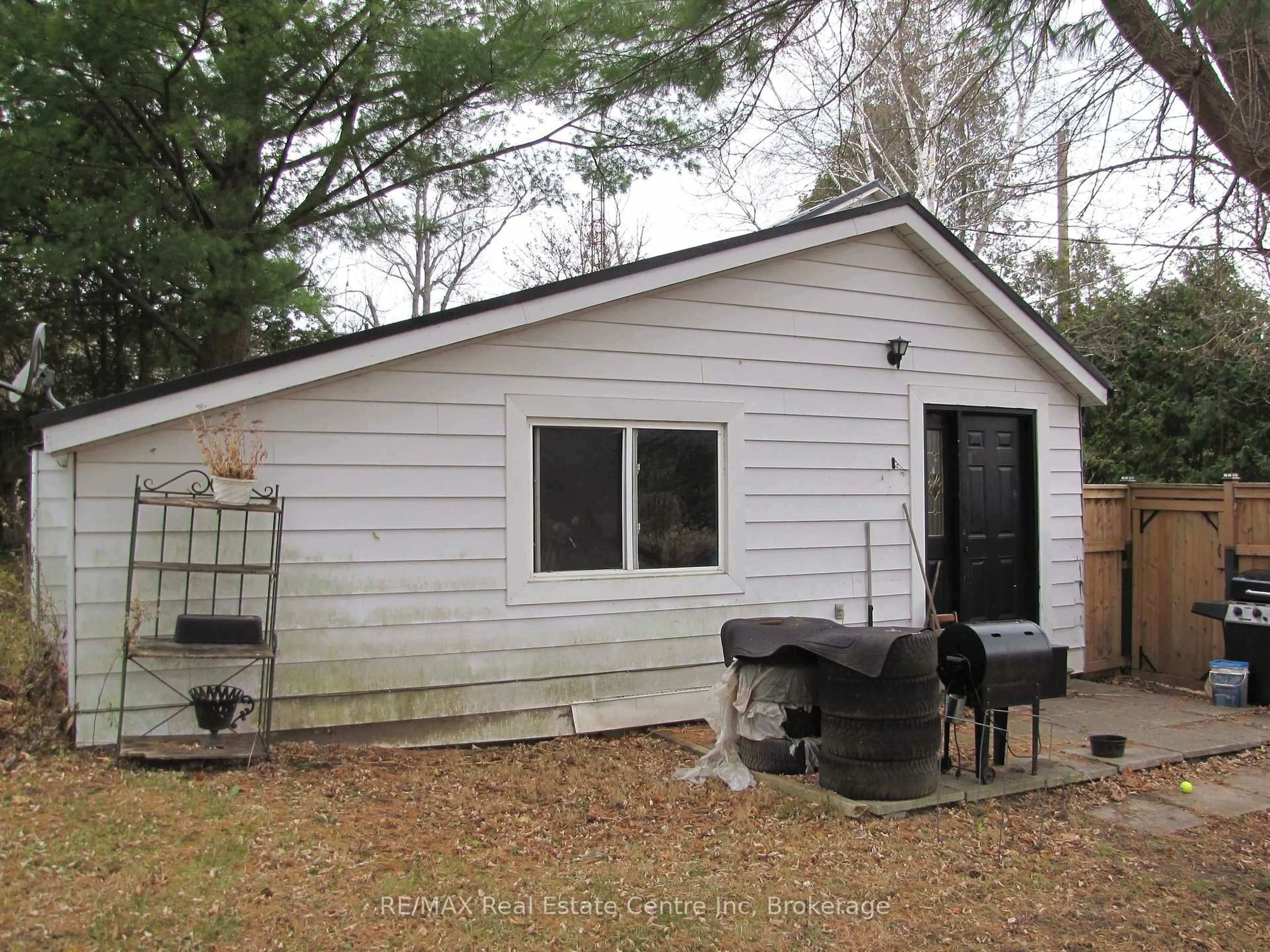 Shed for 11012 FIRST Line, Milton Ontario L0P 1J0
