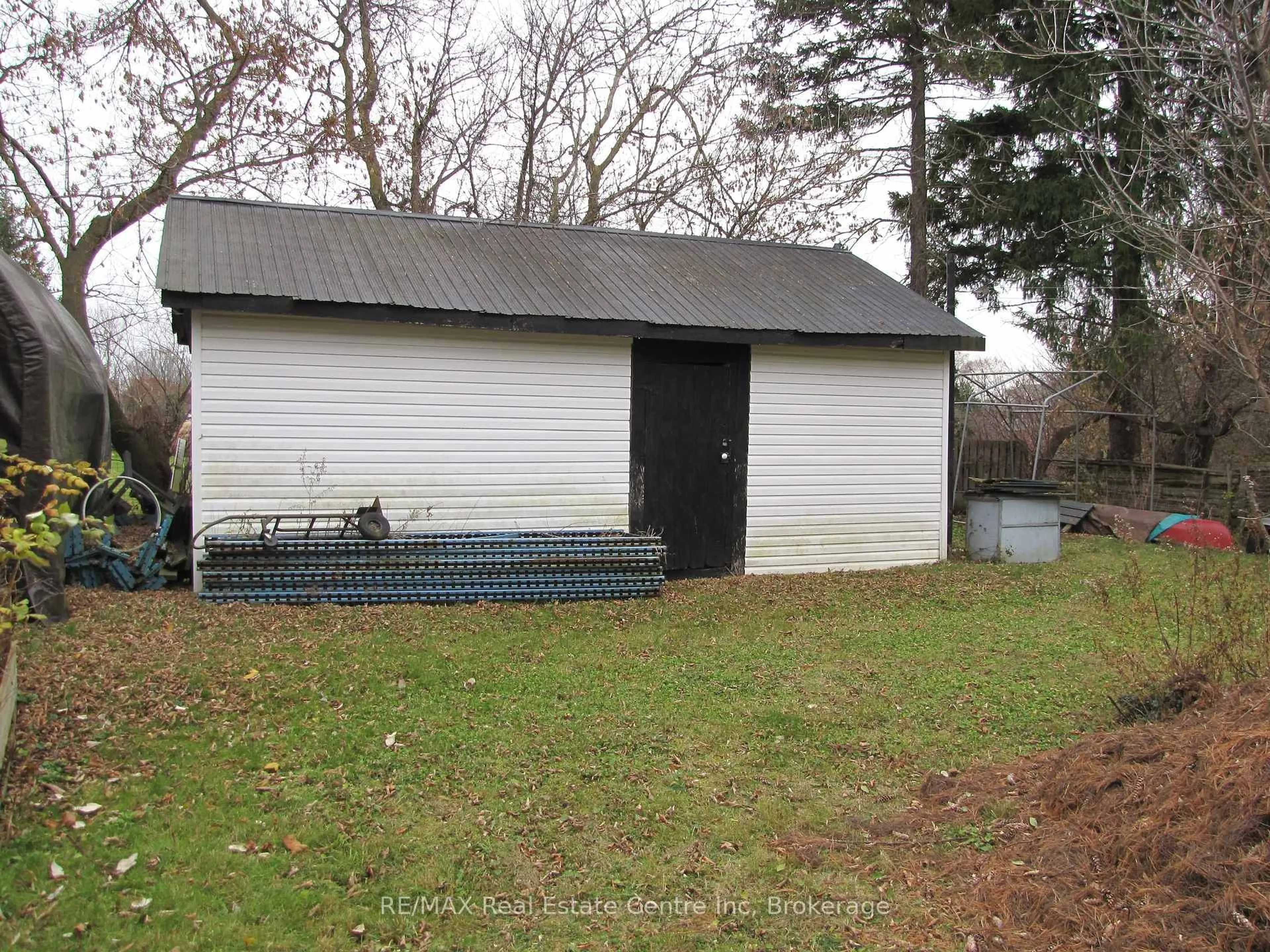 Shed for 11012 FIRST Line, Milton Ontario L0P 1J0