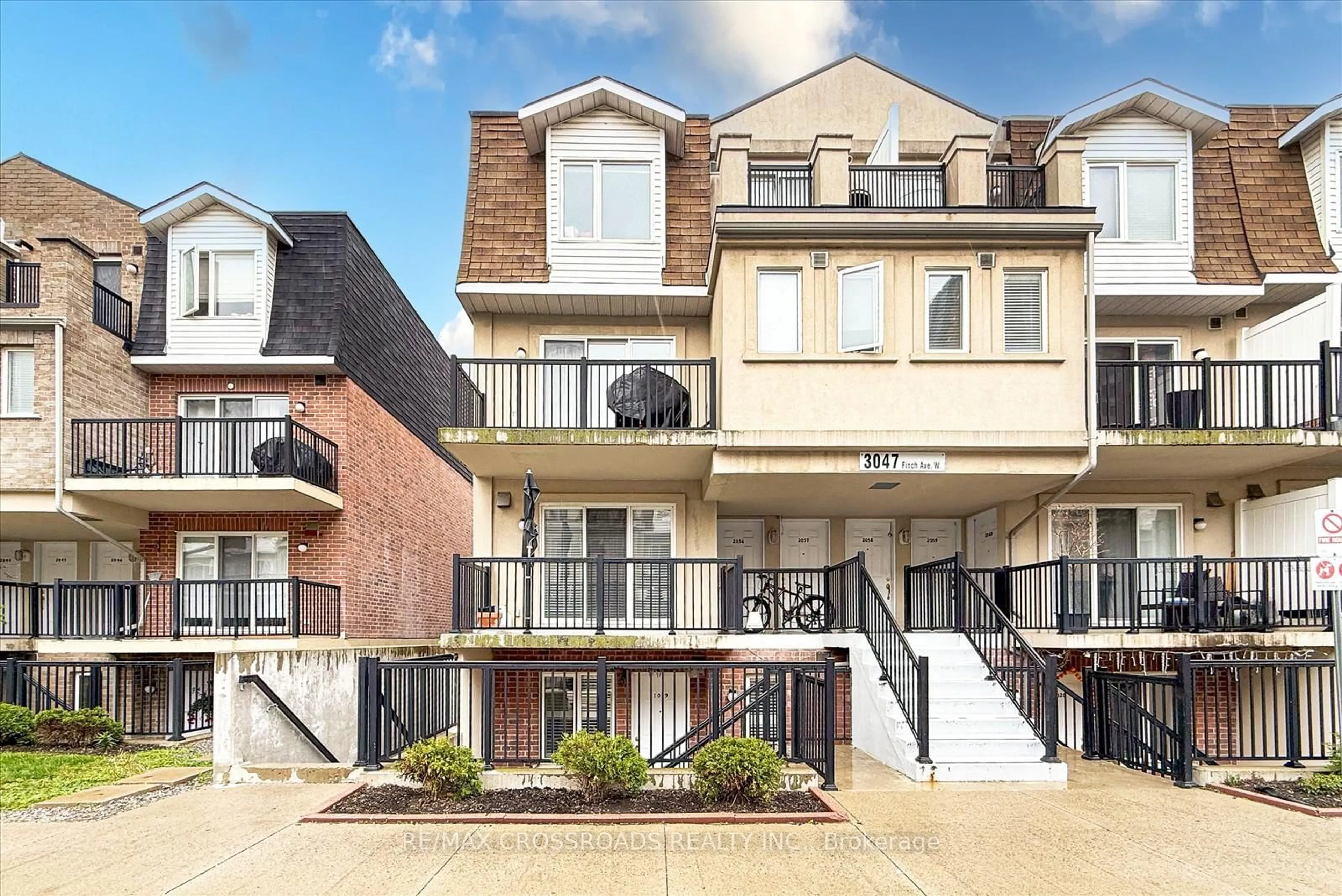 Home with brick exterior material, street for 3047 Finch Ave #1019, Toronto Ontario M9M 0A5