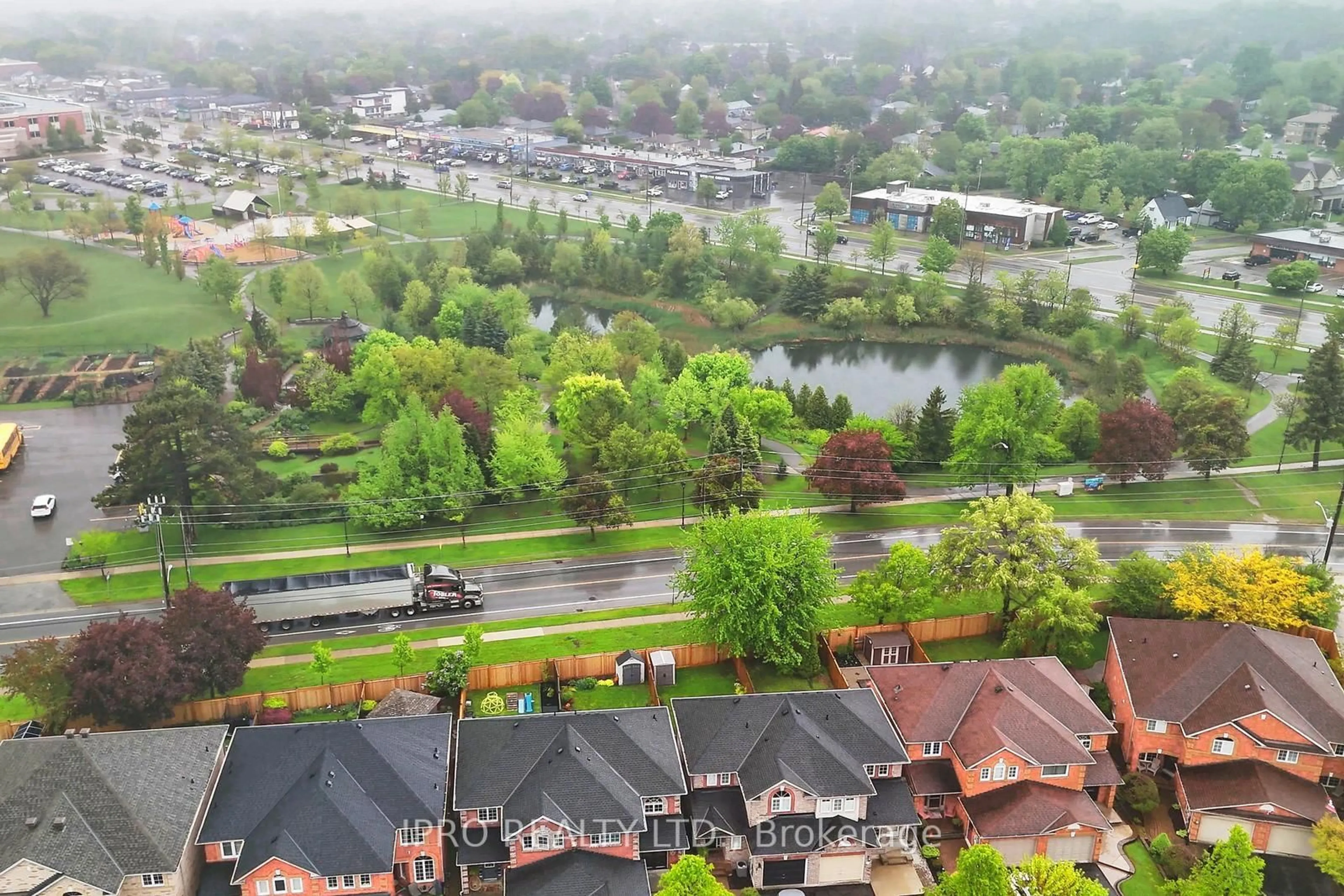 A pic from outside/outdoor area/front of a property/back of a property/a pic from drone, city buildings view from balcony for 23 McClure Crt, Halton Hills Ontario L7G 5X6
