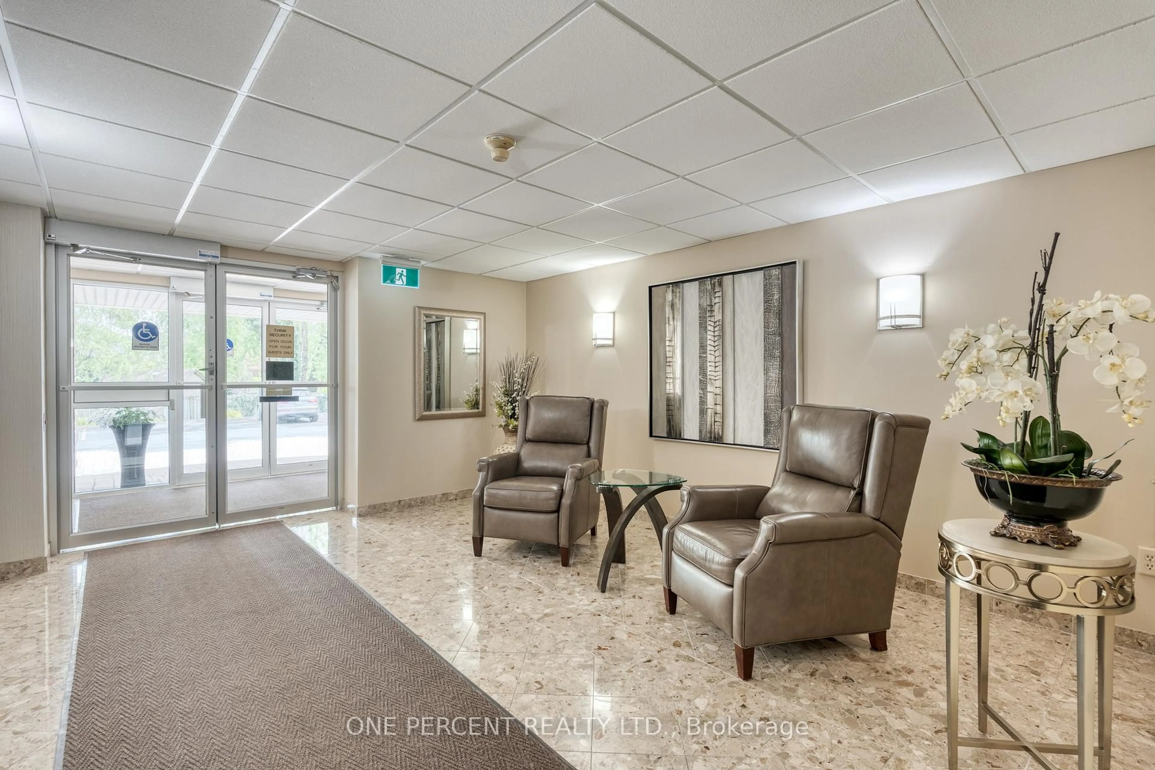 Unknown for 216 PLAINS Rd #C108, Burlington Ontario L7T 4L1