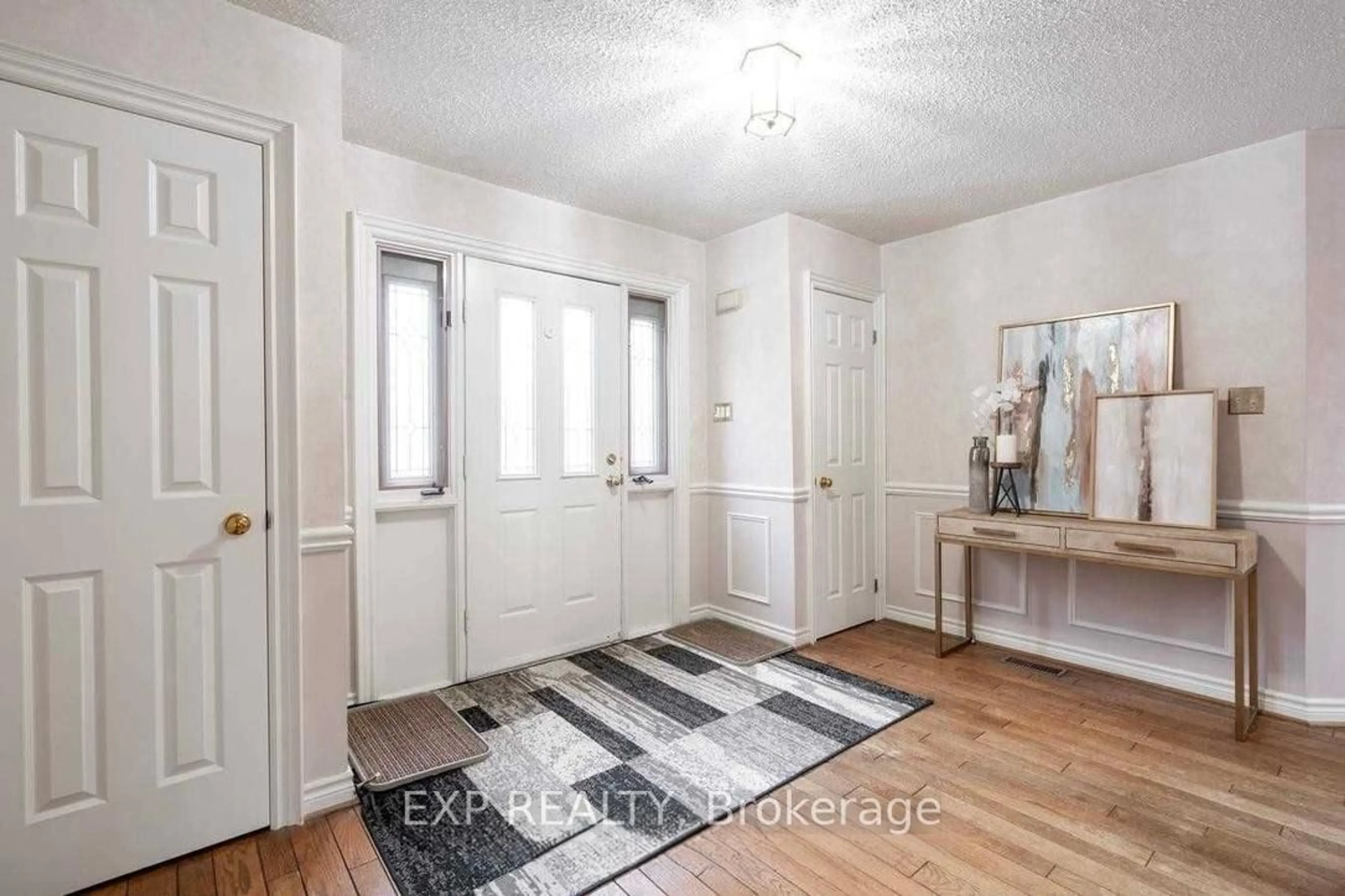 Indoor entryway for 6 Dobson Crt, Caledon Ontario L7E 0B2