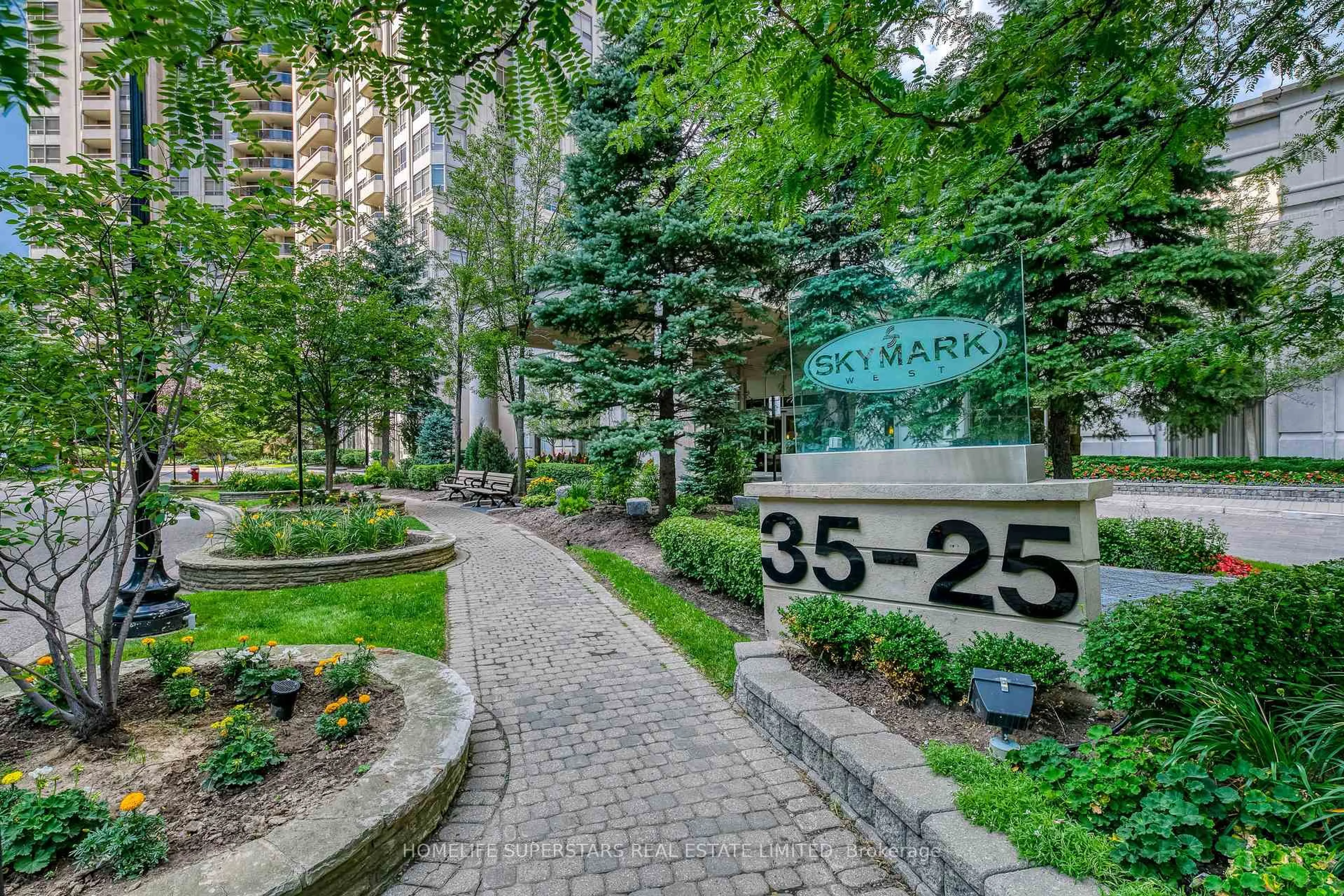 Unknown for 25 Kingsbridge Garden Circ #2808, Mississauga Ontario L5R 4B1