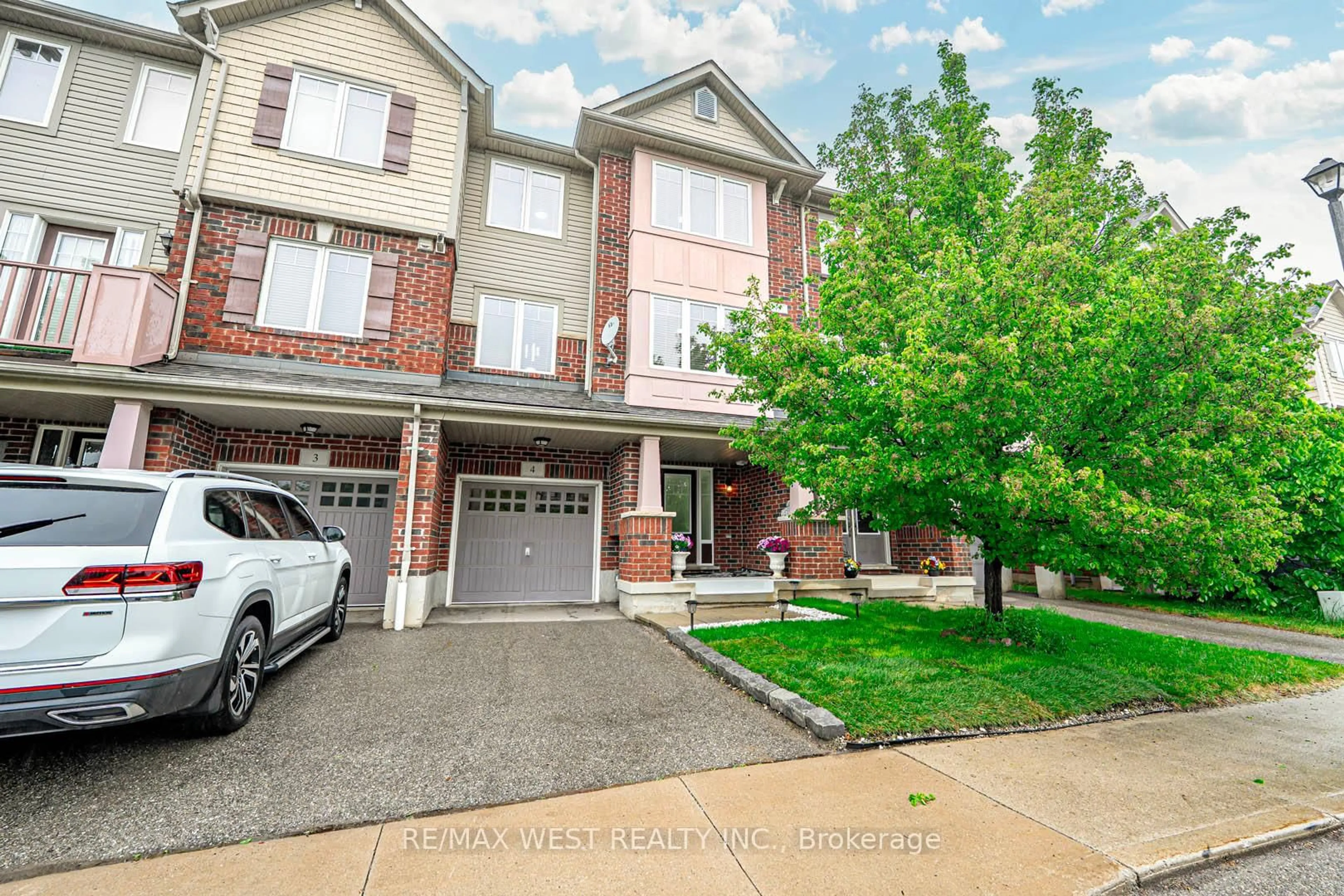 Home with brick exterior material, street for 3050 Rotary Way #4, Burlington Ontario L7M 0G8