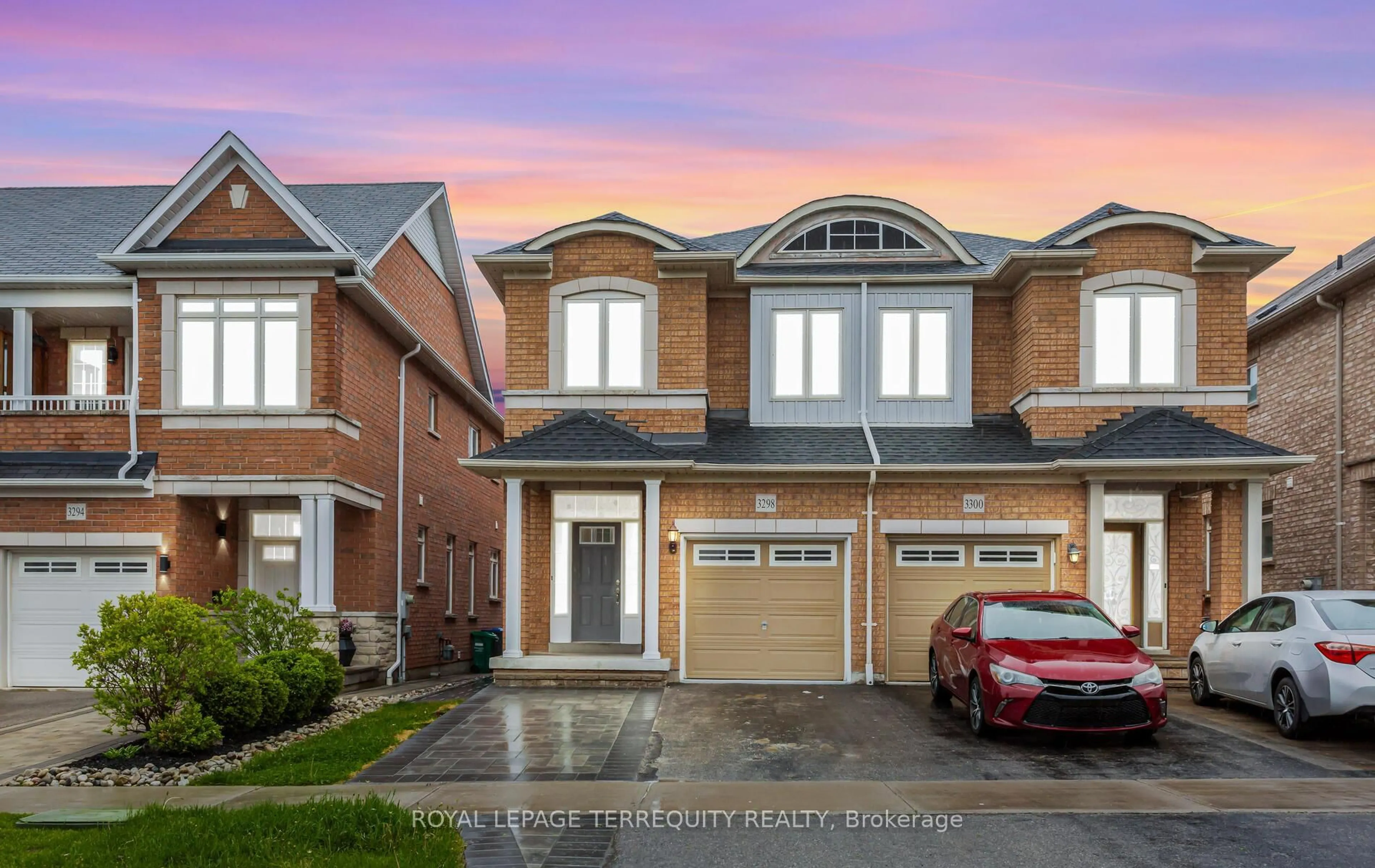 Home with brick exterior material, street for 3298 Sunlight St, Mississauga Ontario L5M 0G8