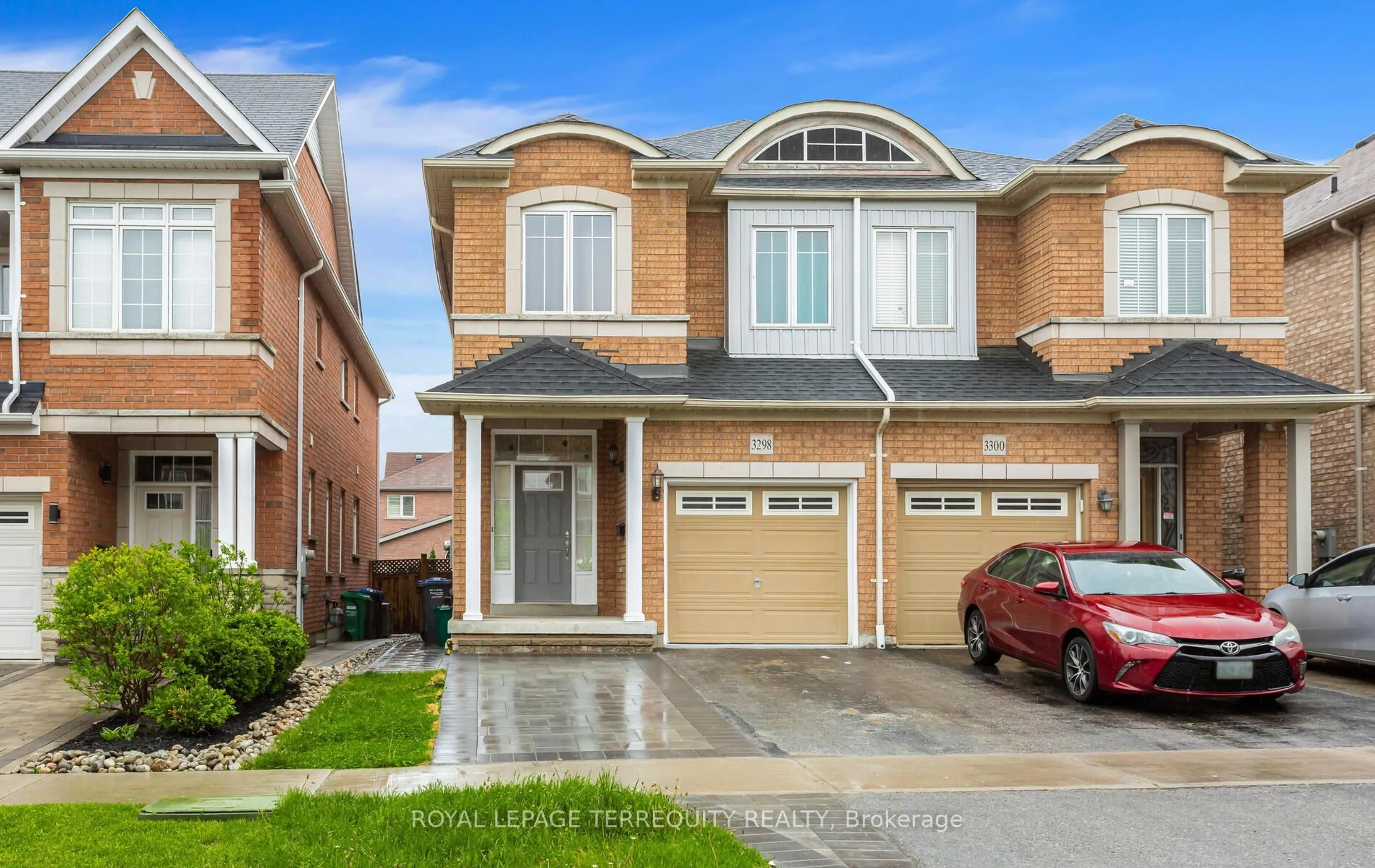 Home with brick exterior material, street for 3298 Sunlight St, Mississauga Ontario L5M 0G8