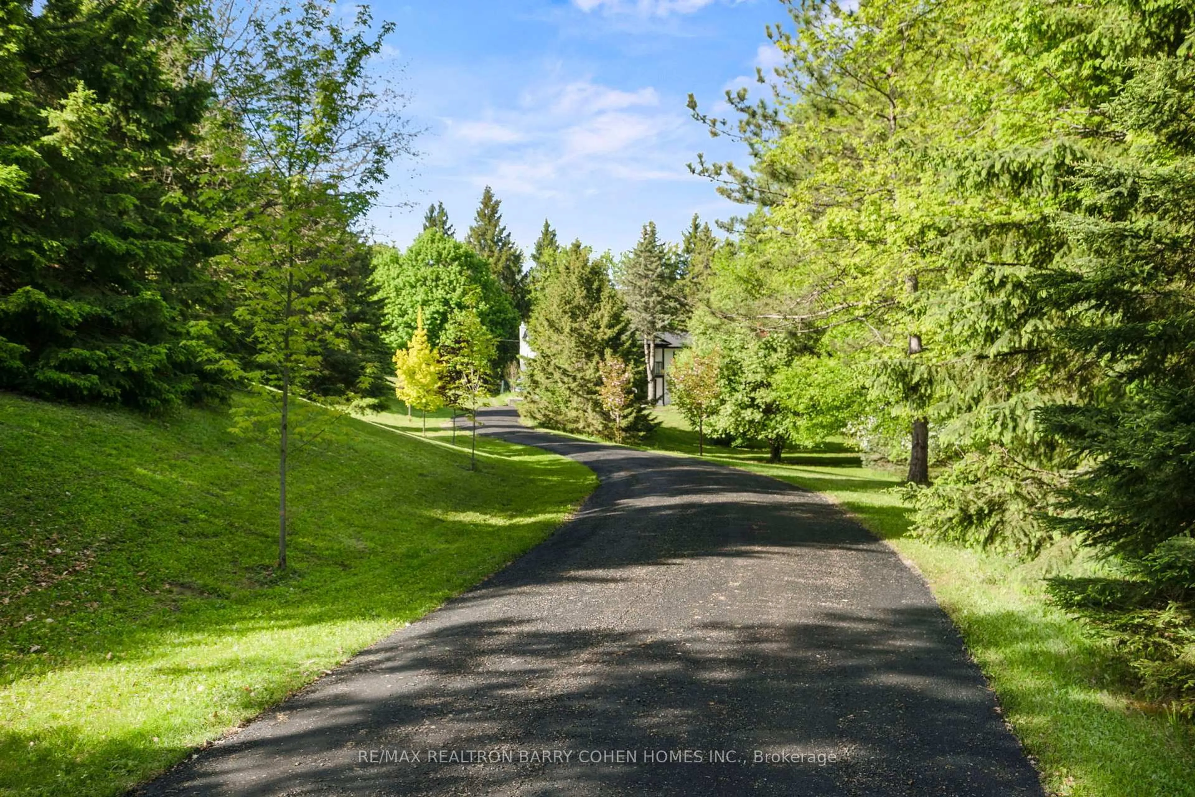 Unknown for 16781 Heart Lake Rd, Caledon Ontario L7C 2L4