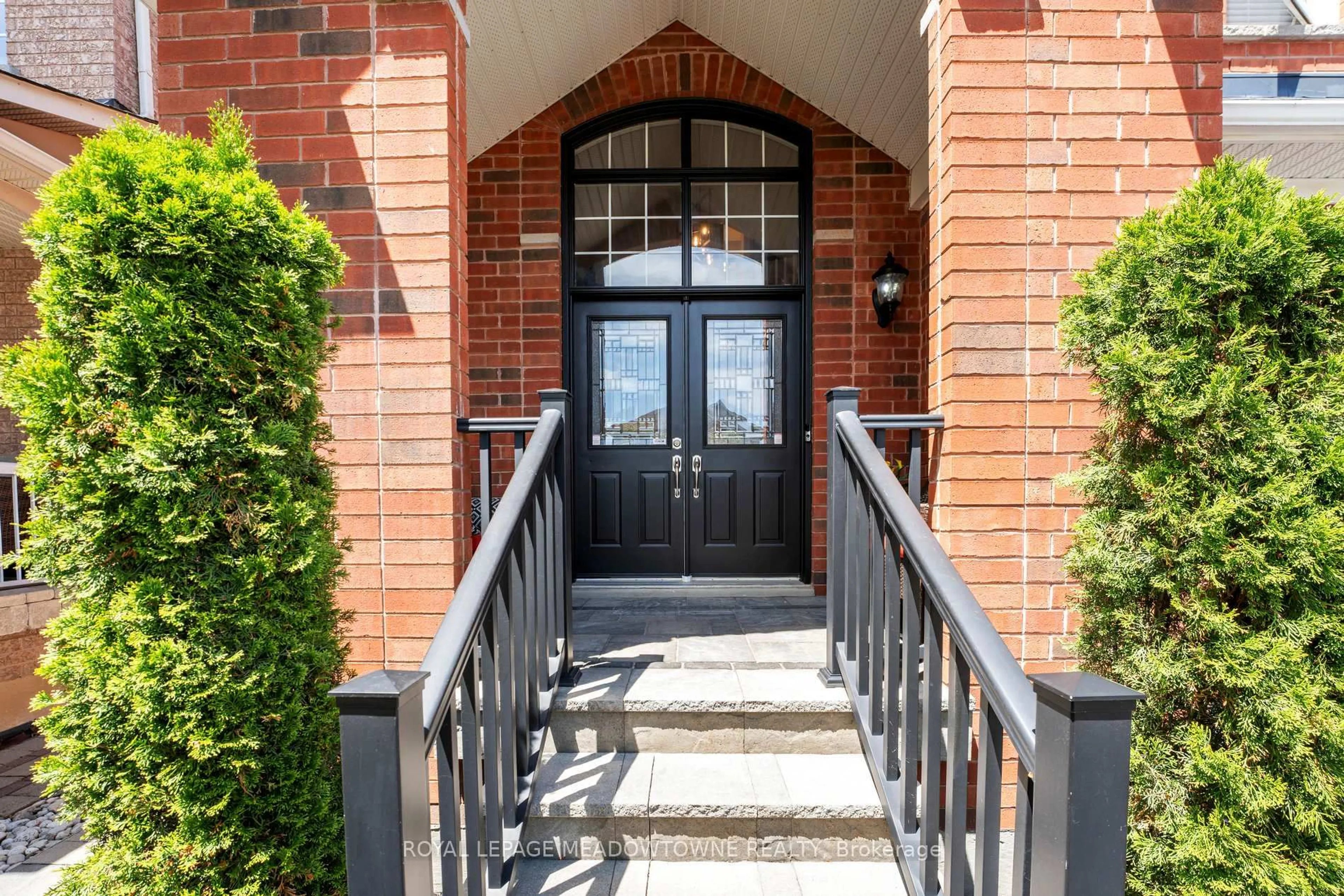 Indoor entryway for 1186 Ezard Cres, Milton Ontario L9T 6N9