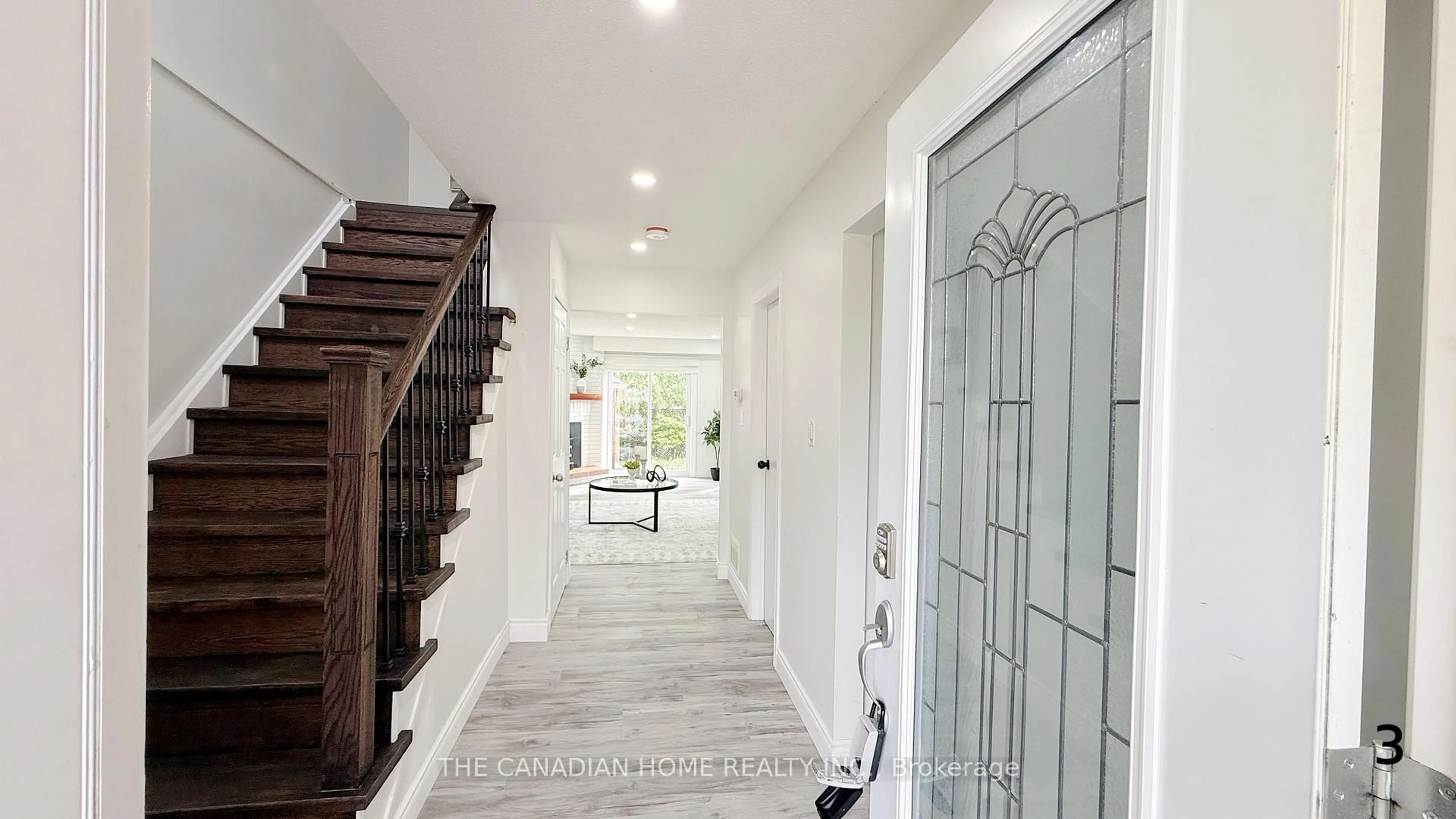 Indoor entryway for 184 Weybridge Tr, Brampton Ontario L6V 3W2