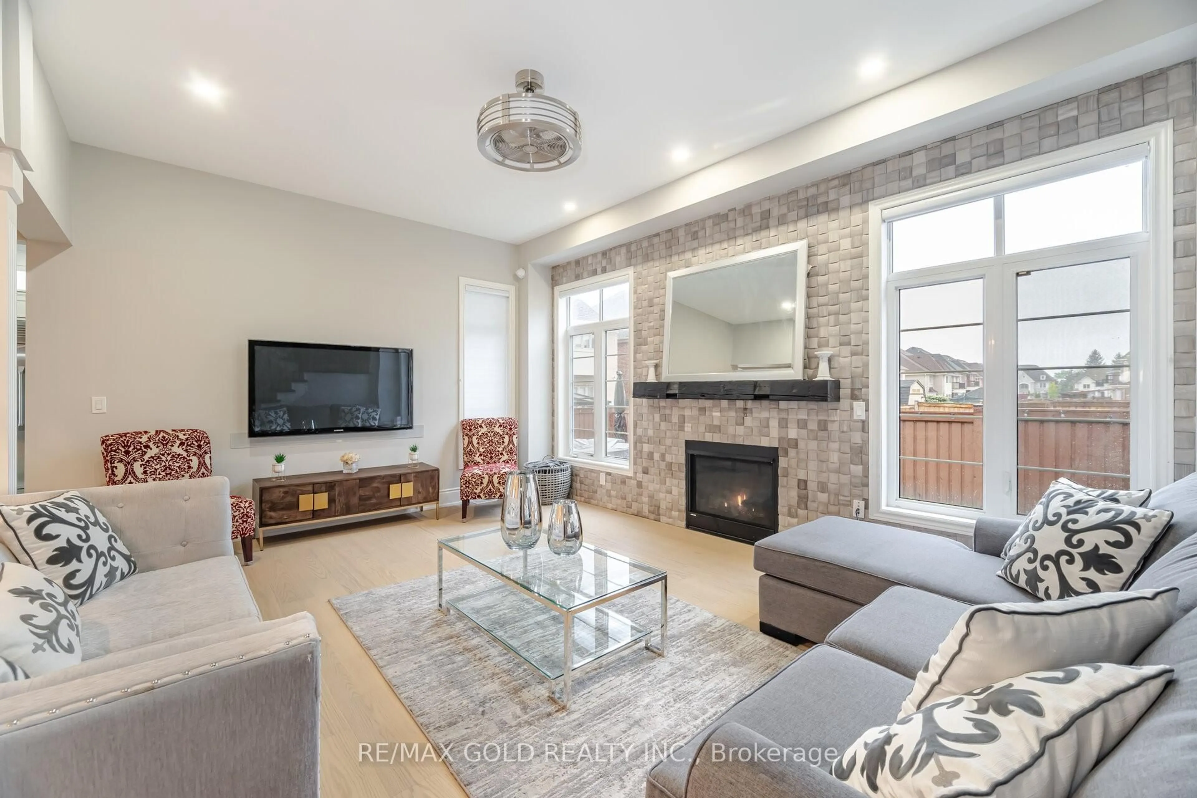 Living room with furniture, unknown for 78 Burlwood Rd, Brampton Ontario L6P 0T6