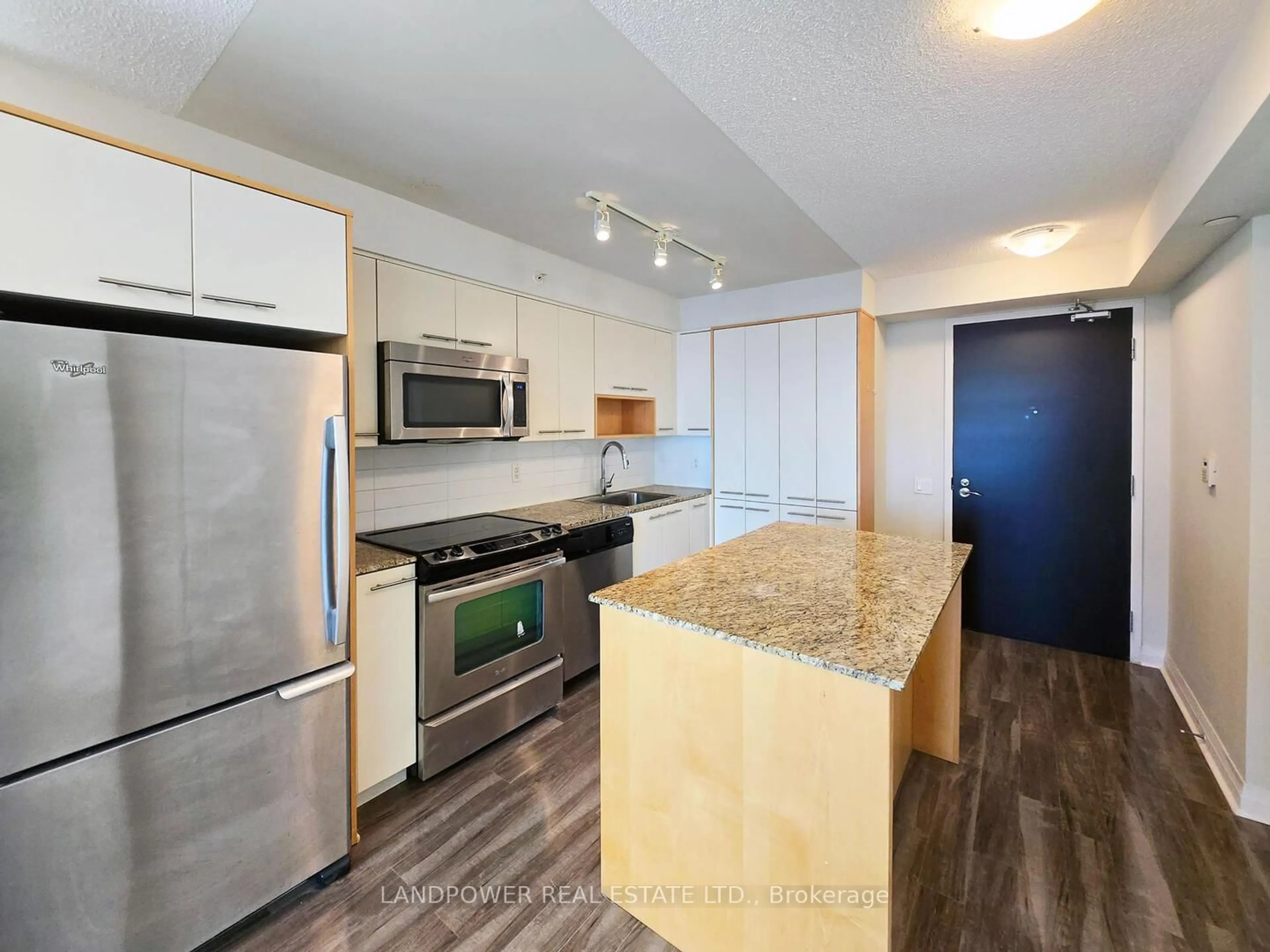 Standard kitchen, unknown for 5 Valhalla Inn Rd #1108, Toronto Ontario M9B 0B1