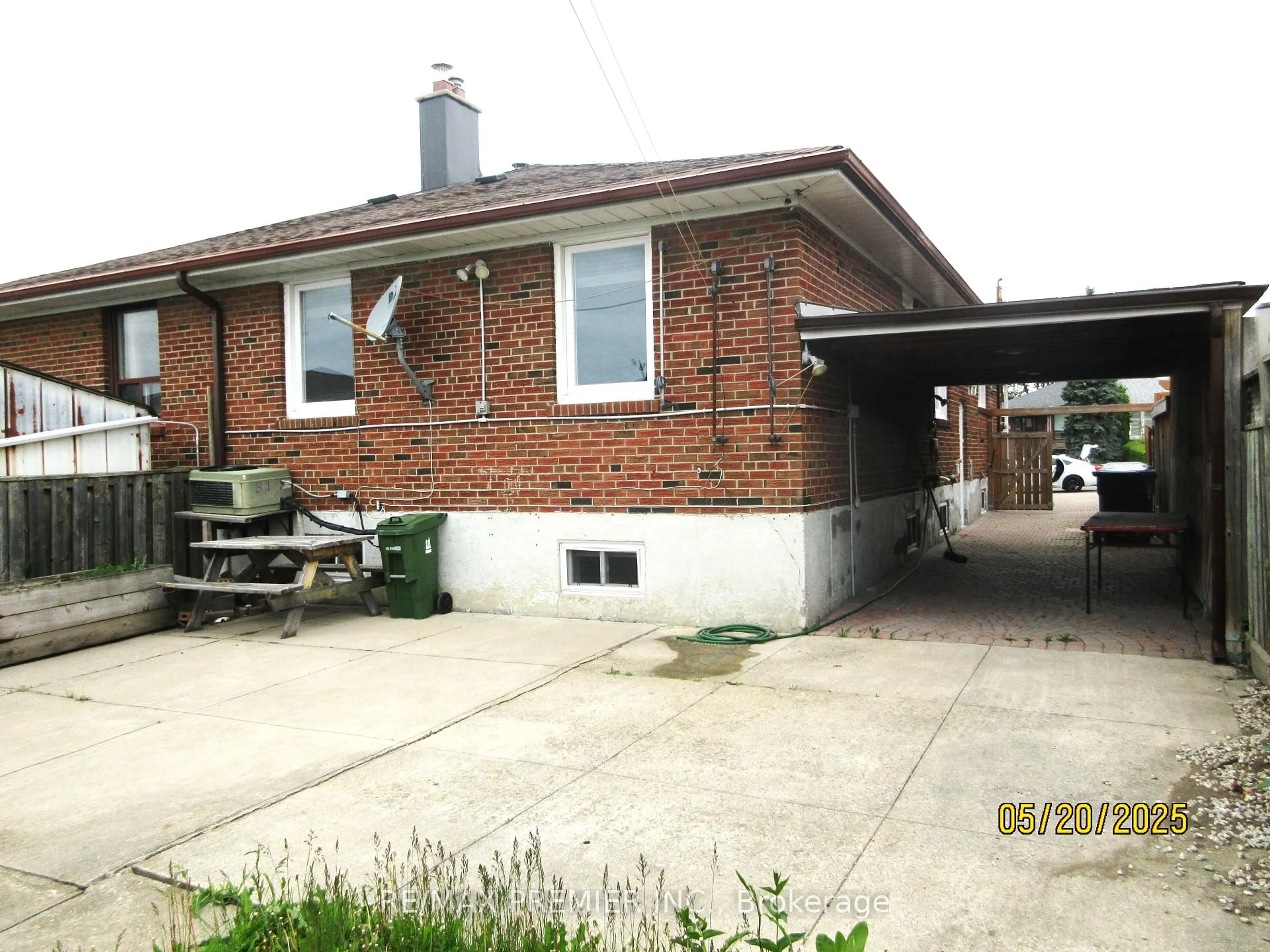 Unknown for 100 Snowood Crt, Toronto Ontario M3N 1E8