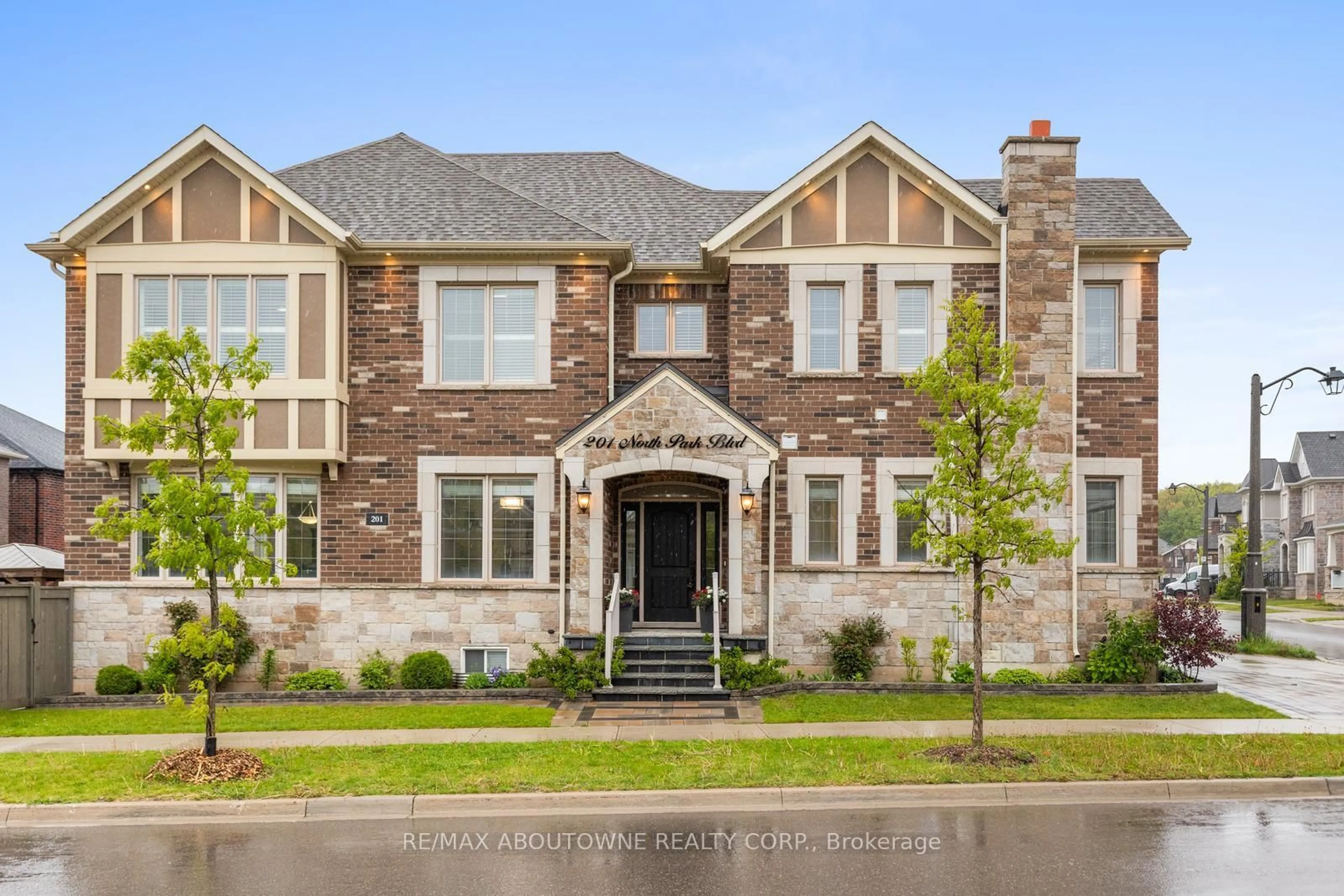 Home with brick exterior material, street for 201 North Park Blvd, Oakville Ontario L6M 5K2