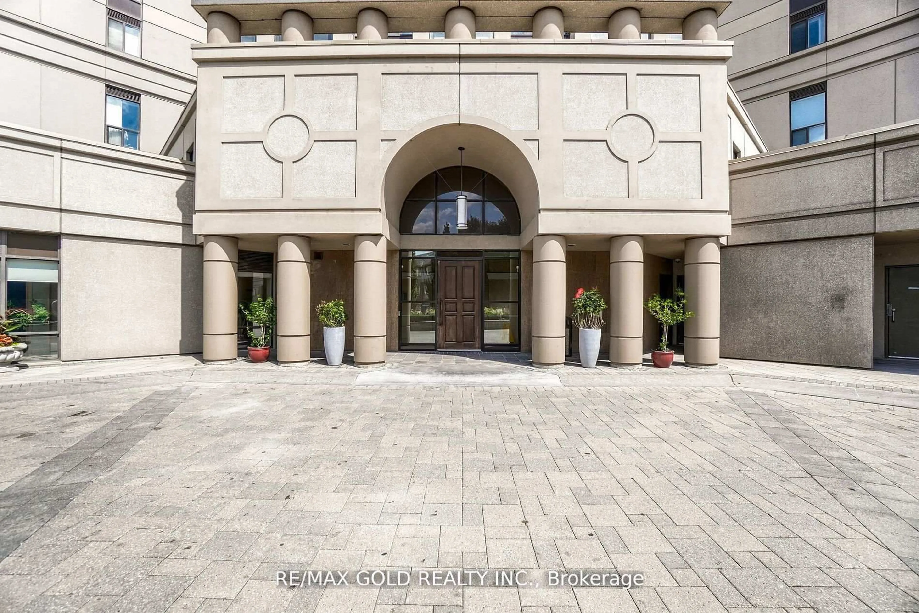 Indoor foyer for 220 Forum Dr #1703, Mississauga Ontario L4Z 4K1