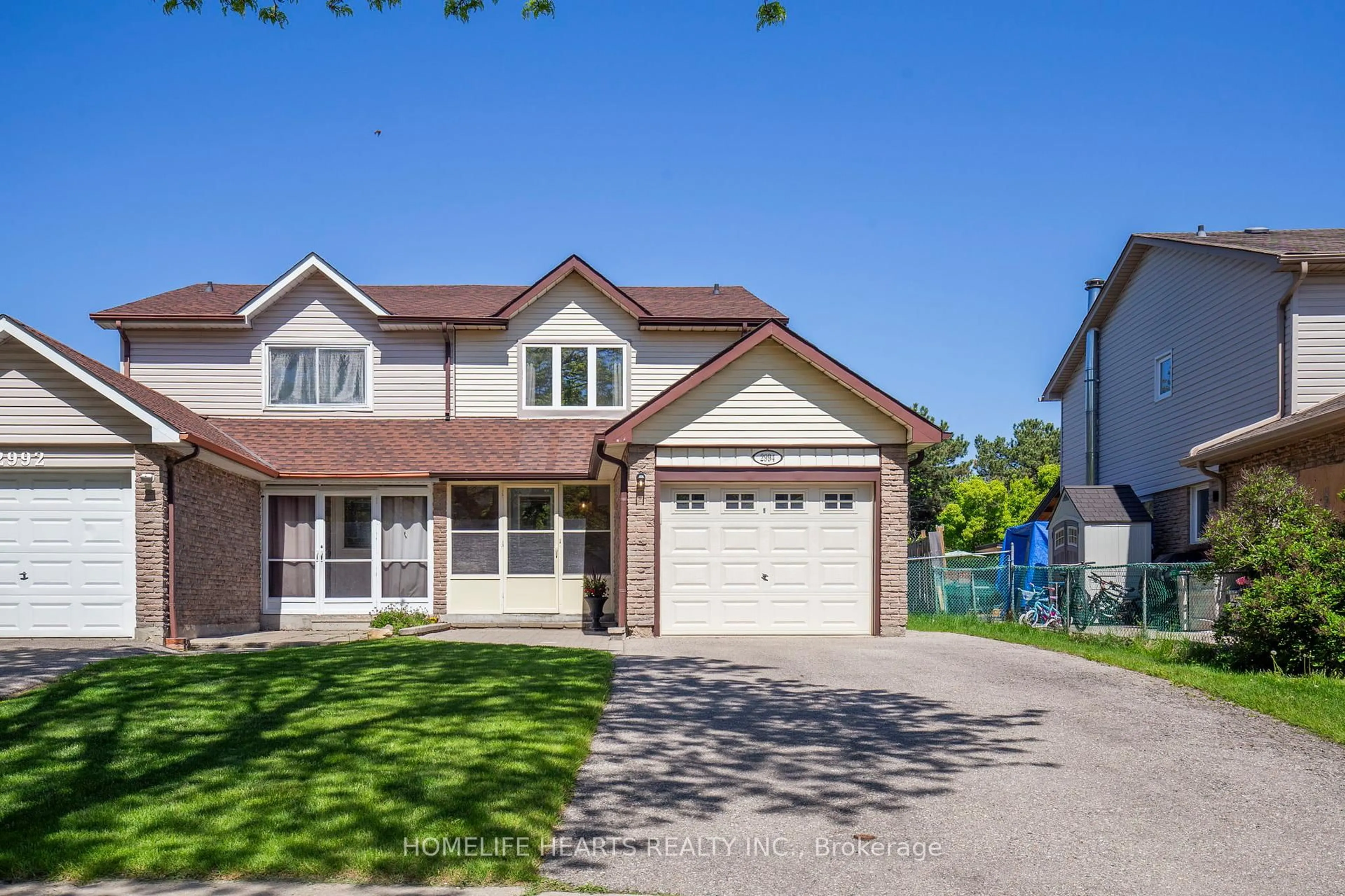 Home with vinyl exterior material, street for 2994 Glace Bay Rd, Mississauga Ontario L5N 2K1