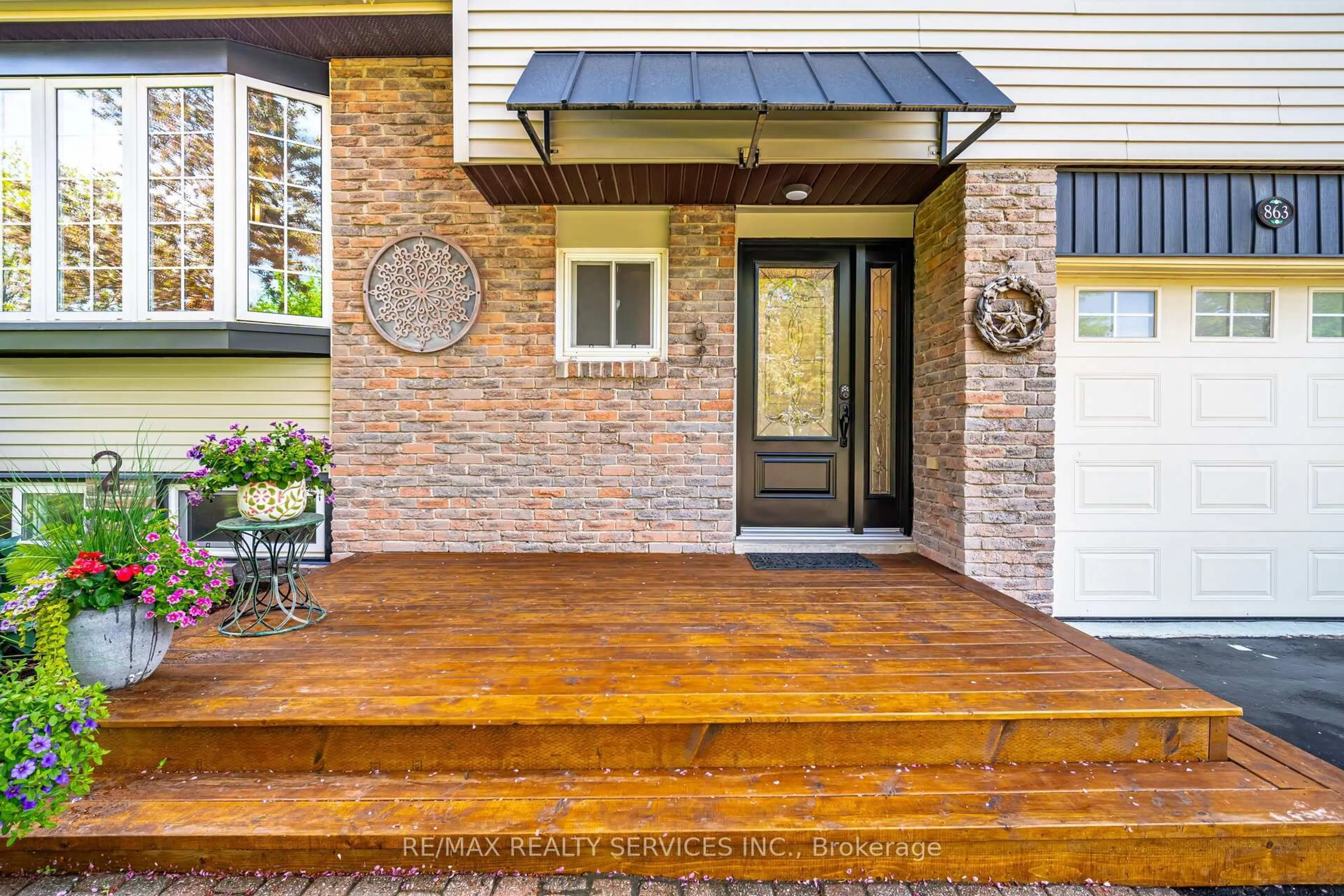 Home with brick exterior material, street for 863 MAPLE Ave, Milton Ontario L9T 3N3