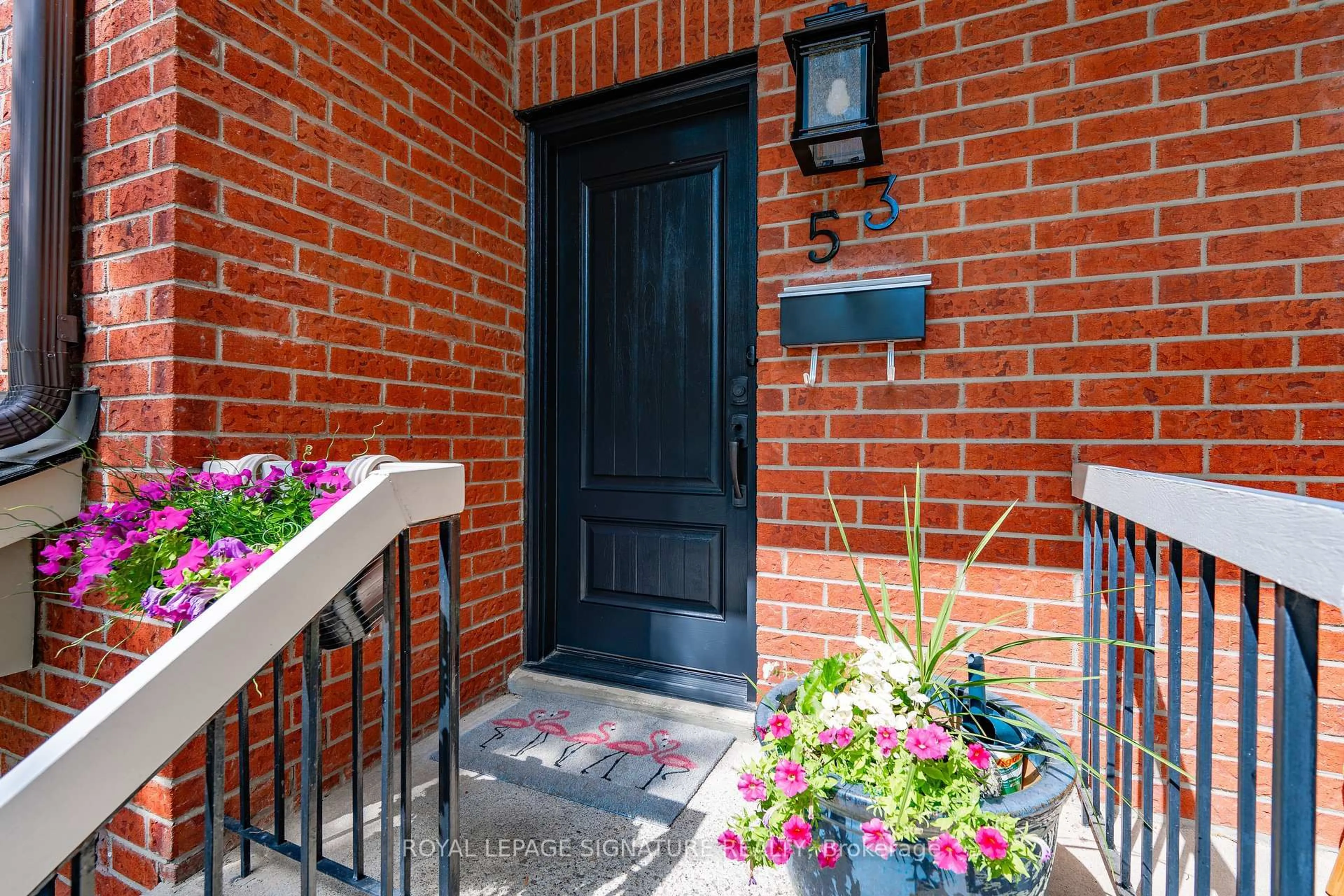 Indoor entryway for 53 Normandy Pl, Oakville Ontario L6K 1R9