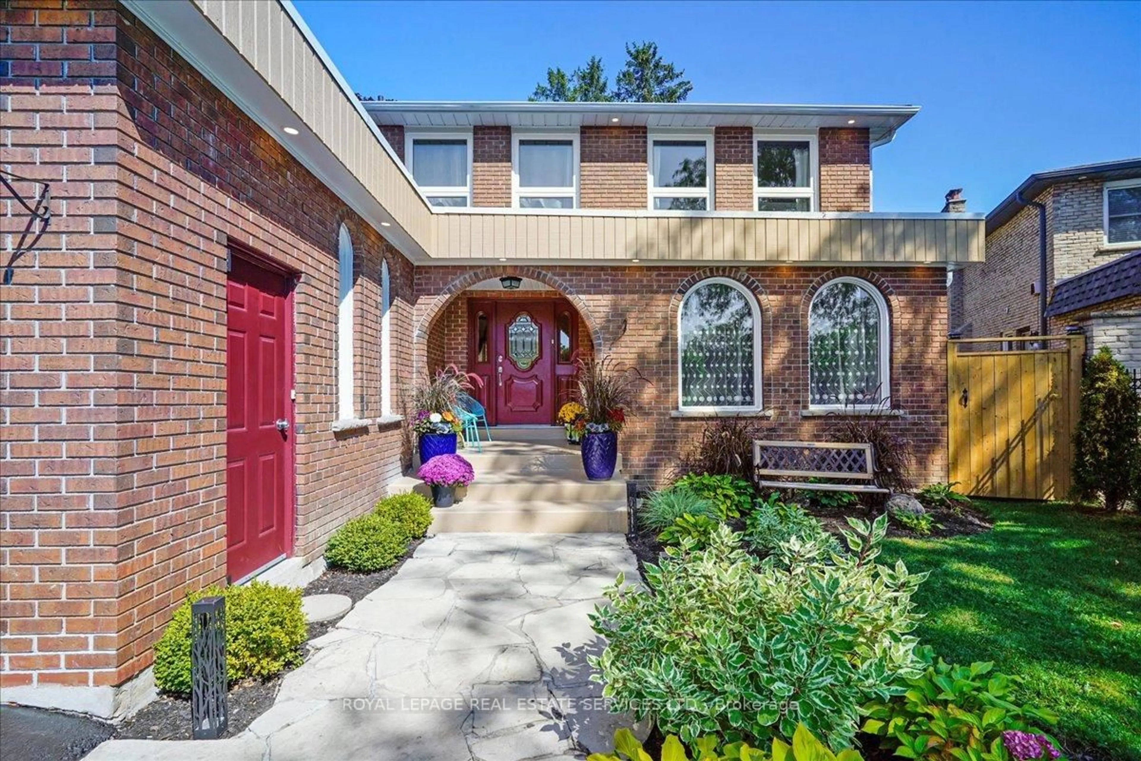 Home with brick exterior material, street for 1141 Vicki Lane, Mississauga Ontario L5C 2X9