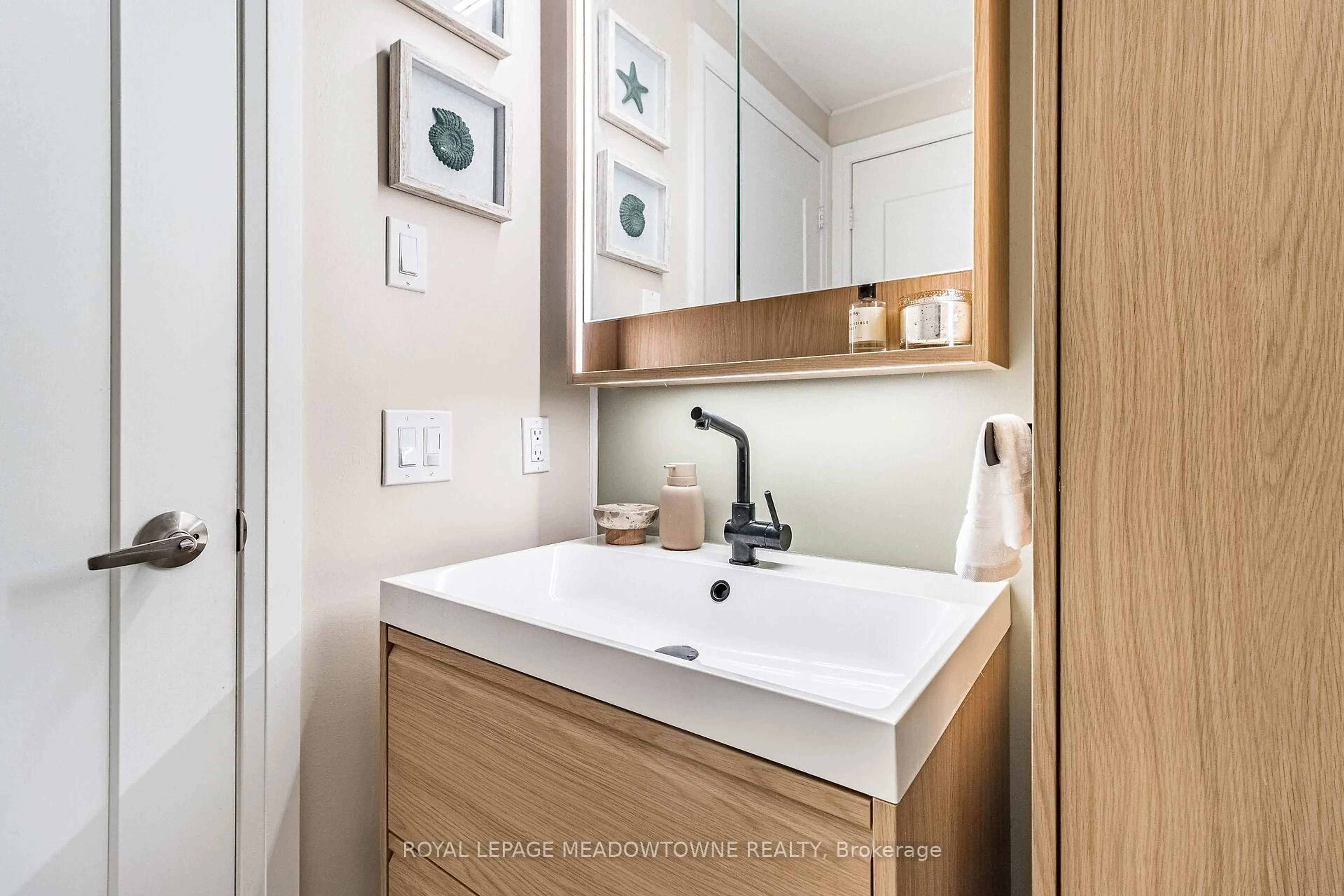Standard bathroom, unknown for 110 Marine Parade Dr #606, Toronto Ontario M8V 0B6