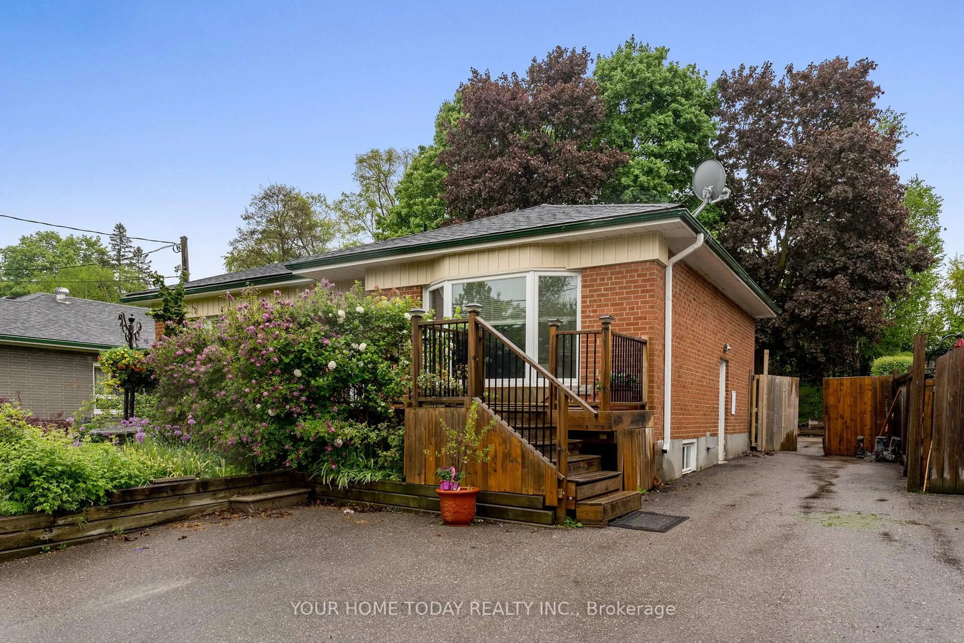 Unknown for 34 Hewson Cres, Halton Hills Ontario L7G 2N9