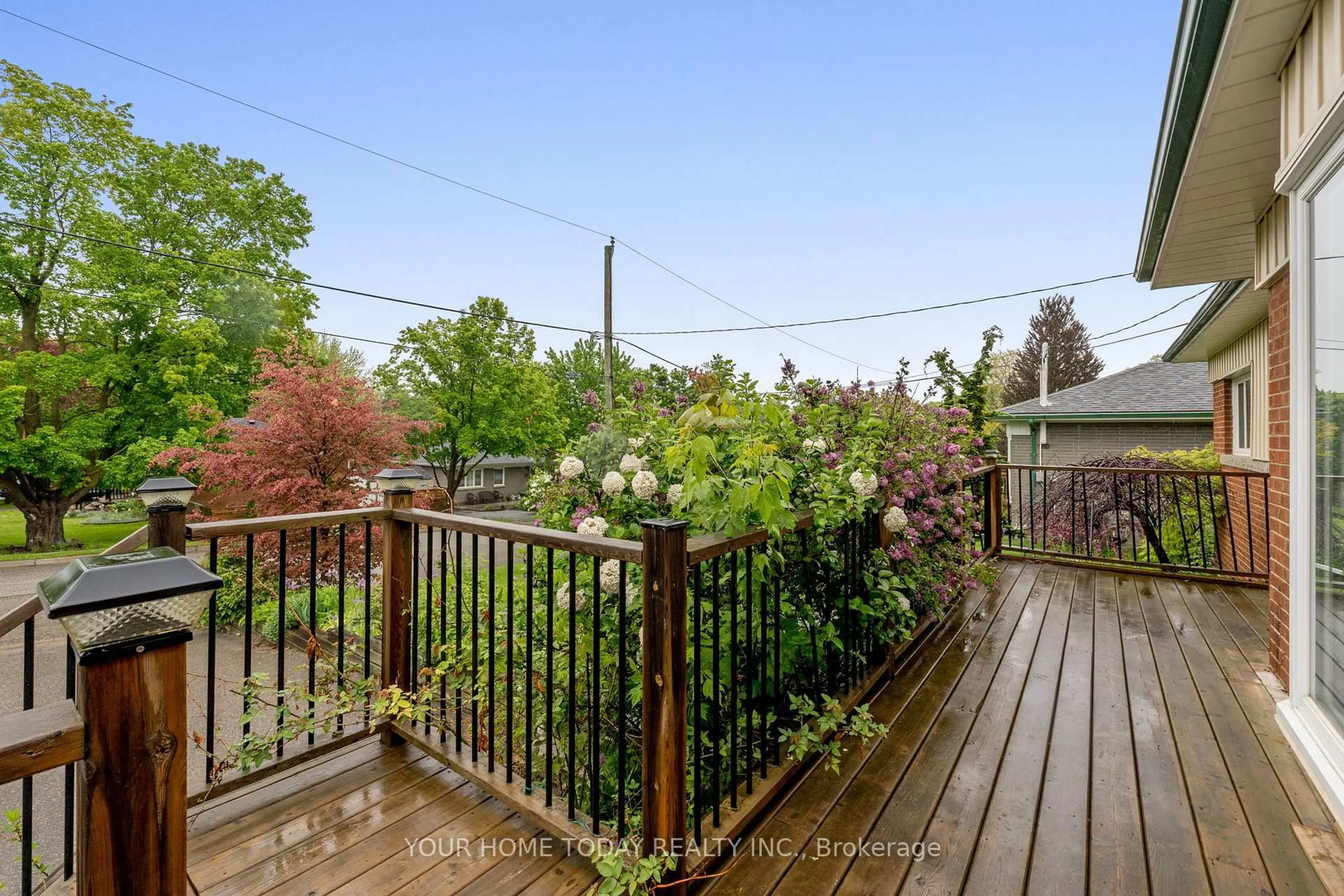 Patio, water/lake/river/ocean view for 34 Hewson Cres, Halton Hills Ontario L7G 2N9