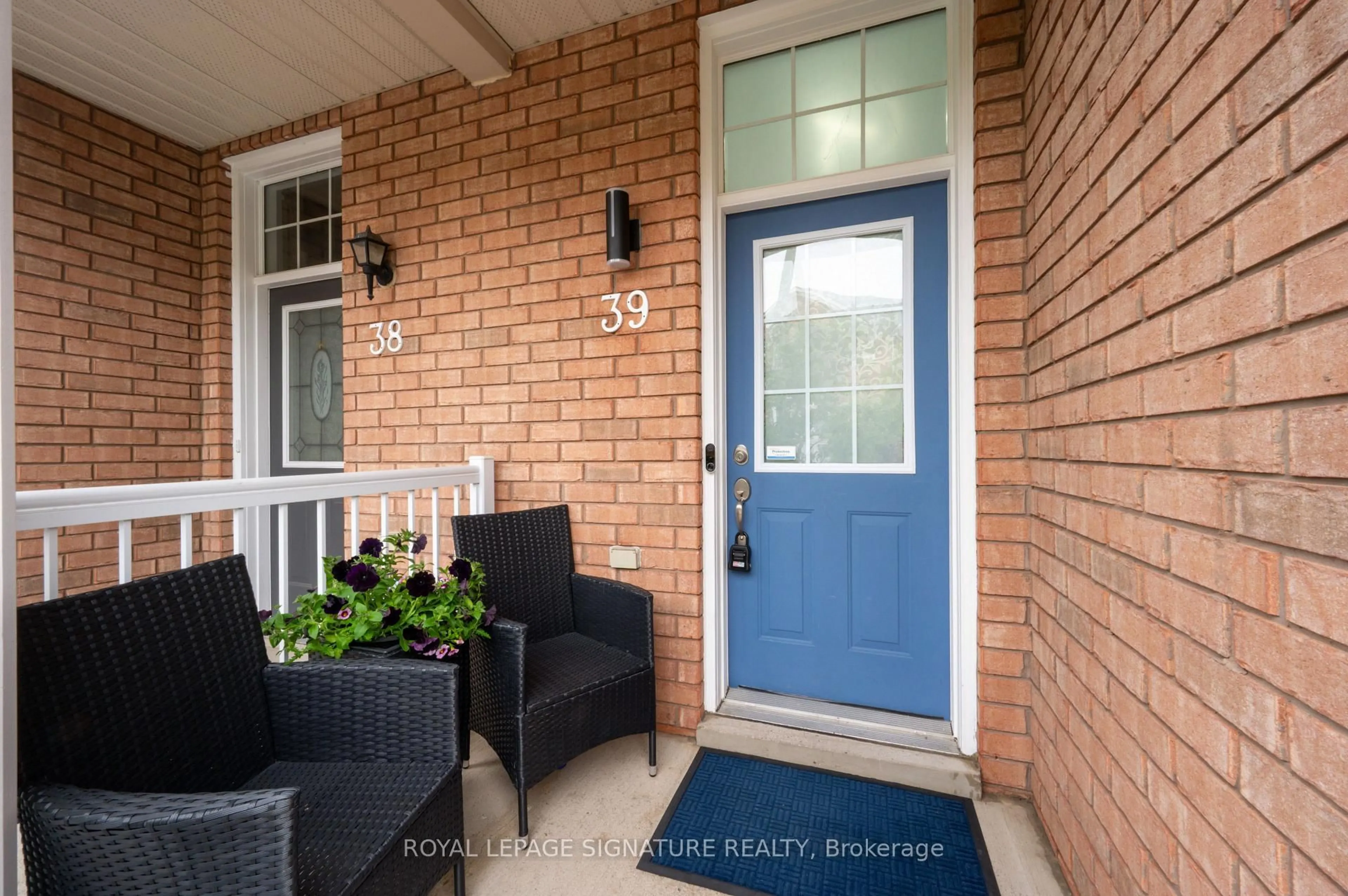 Indoor entryway for 271 Richvale Dr #39, Brampton Ontario L6Z 4W7