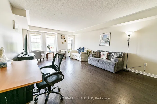Additional image 26 of 27 Pennycross Cres Unit 3