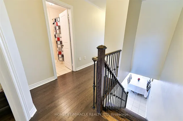 Additional image 19 of 27 Pennycross Cres Unit 3