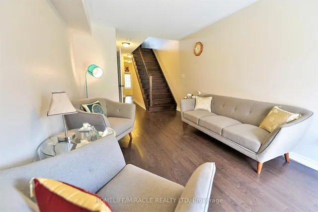 Additional image 30 of 27 Pennycross Cres Unit 3