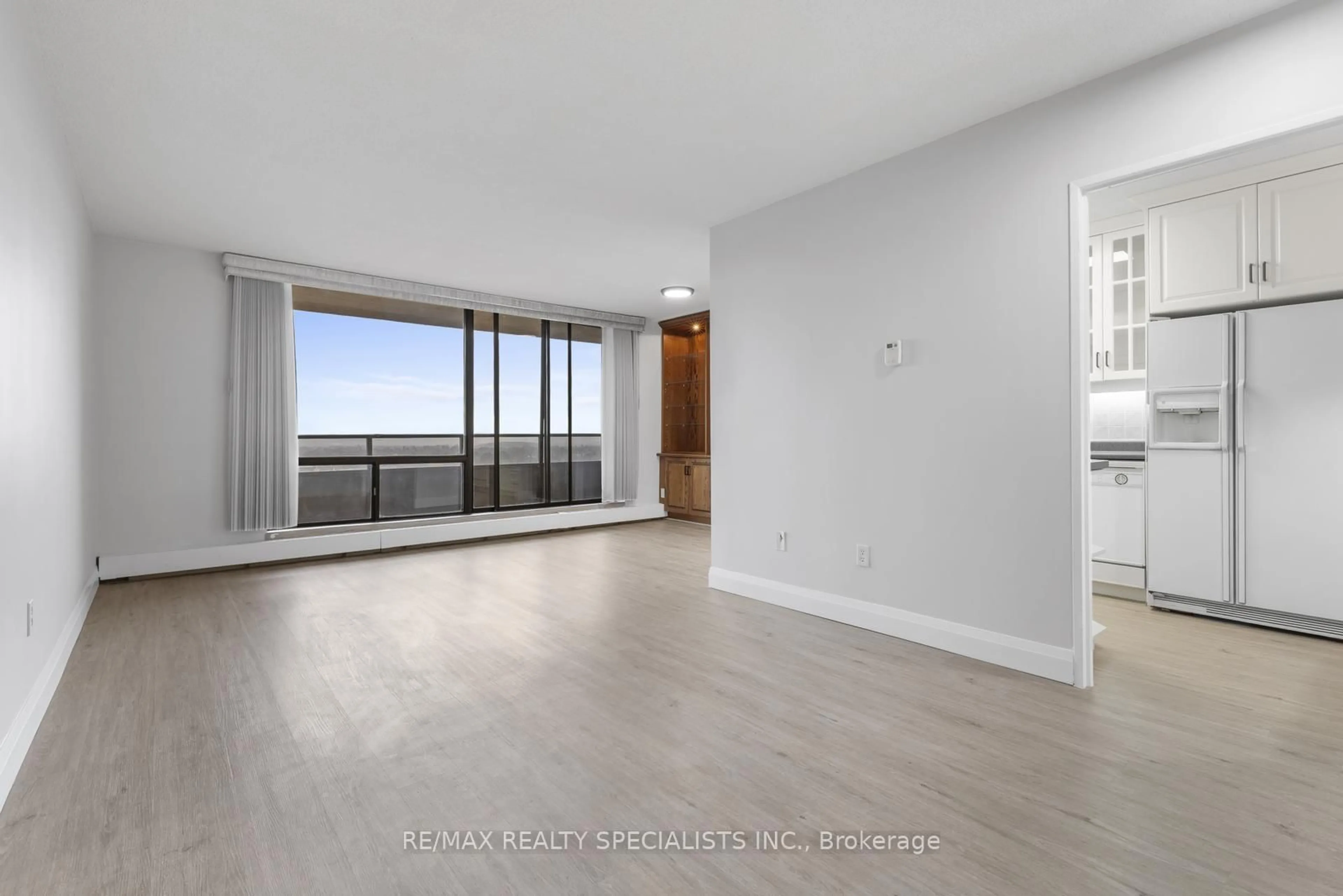 A pic of a room for 2929 Aquitaine Ave #1107, Mississauga Ontario L5N 2C7
