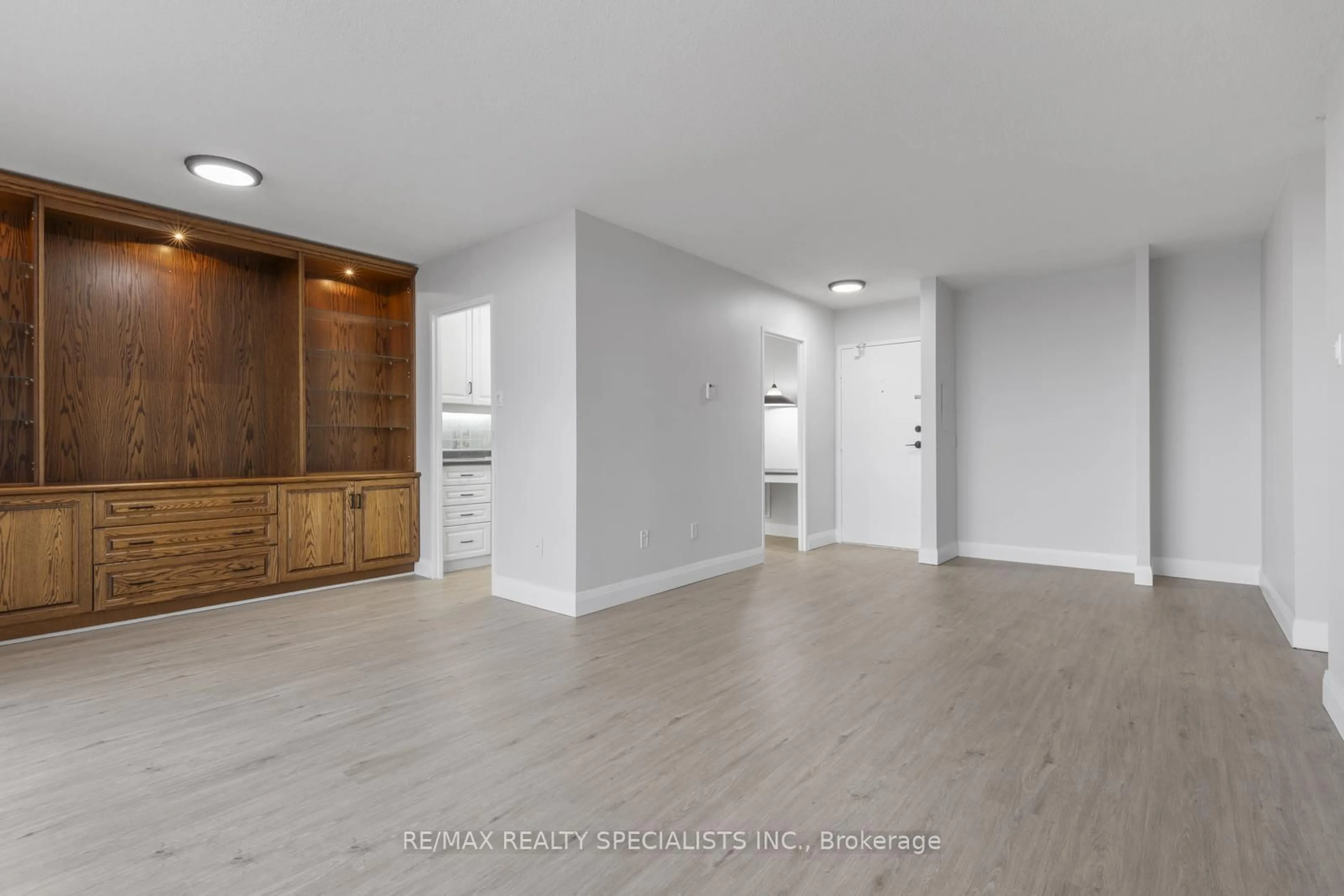 Unknown for 2929 Aquitaine Ave #1107, Mississauga Ontario L5N 2C7